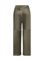 GLOSSED PANELS PLEATS、ウィメンズ_パンツ、ディテール画像1