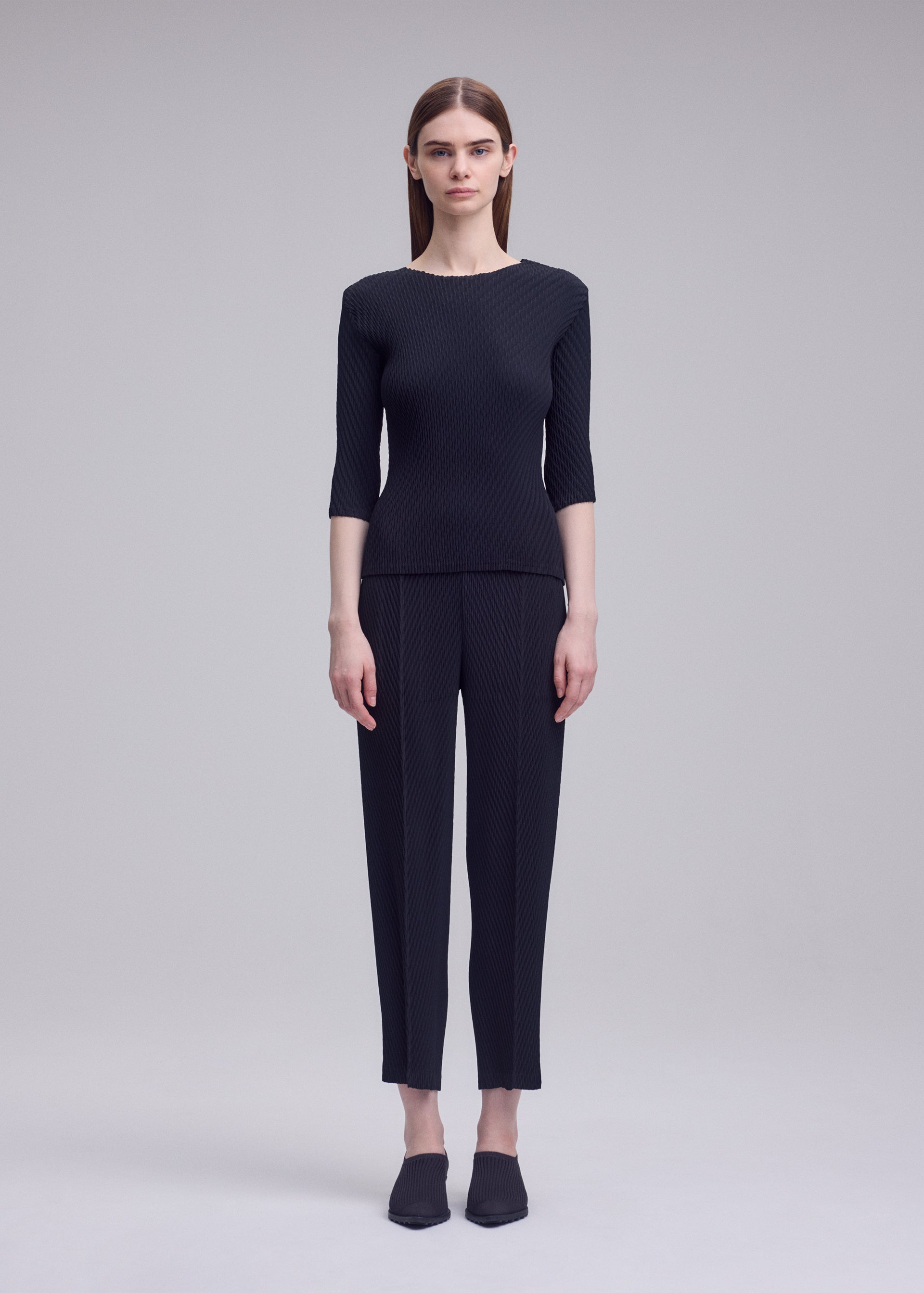 RHOMBUS PLEATS、ウィメンズ_パンツ、着用画像1