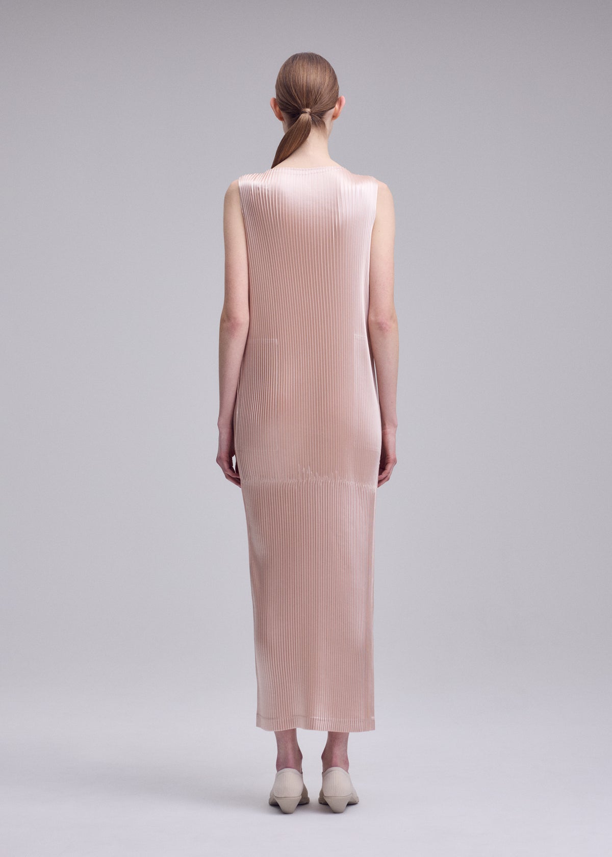 GLOSSED PANELS PLEATS、ウィメンズ_ワンピース、着用画像2