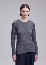 SUEDE LIKE PLEATS、ウィメンズ_トップス_トップ、着用画像3