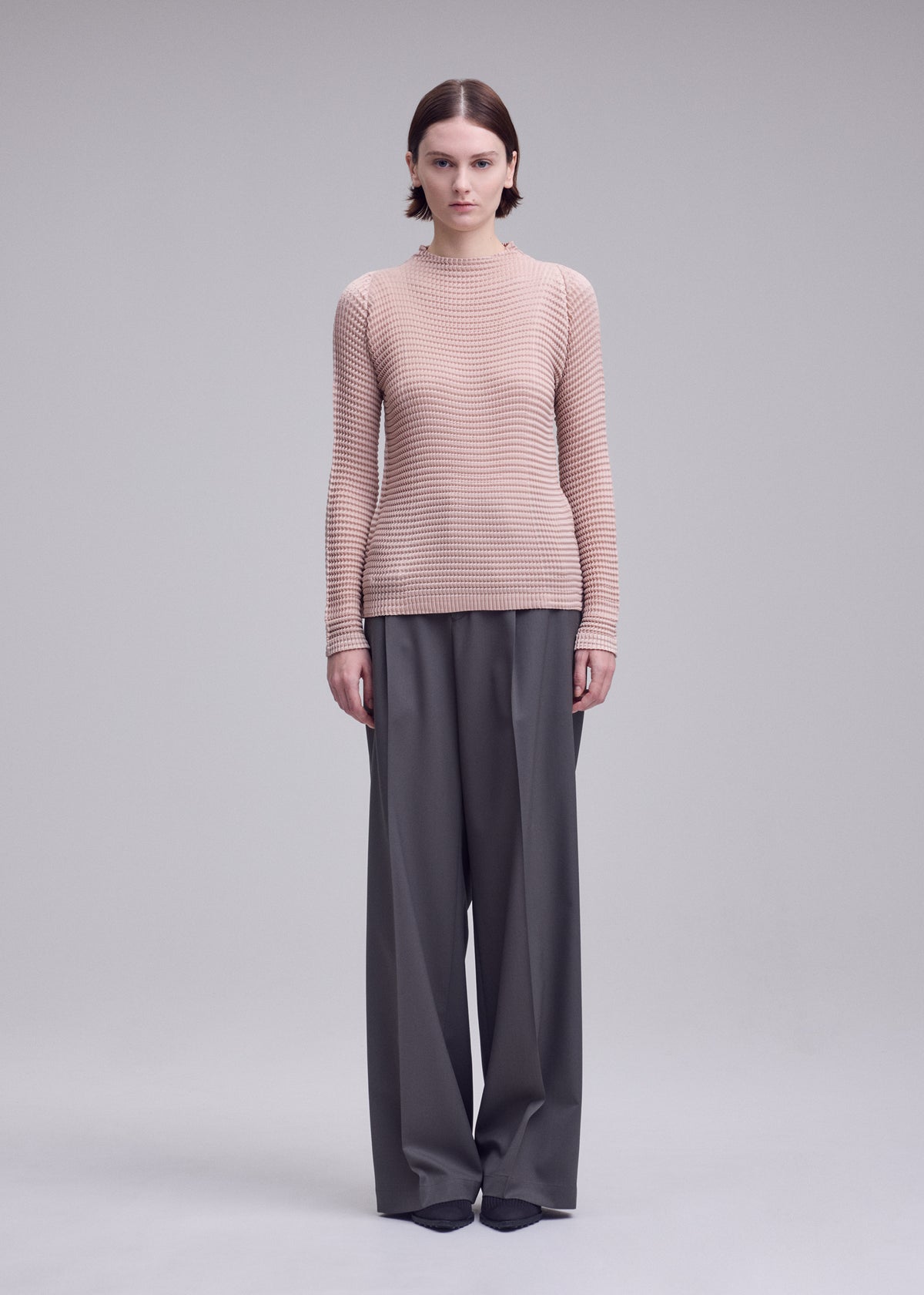 SUEDE LIKE PLEATS、ウィメンズ_トップス_トップ、着用画像1