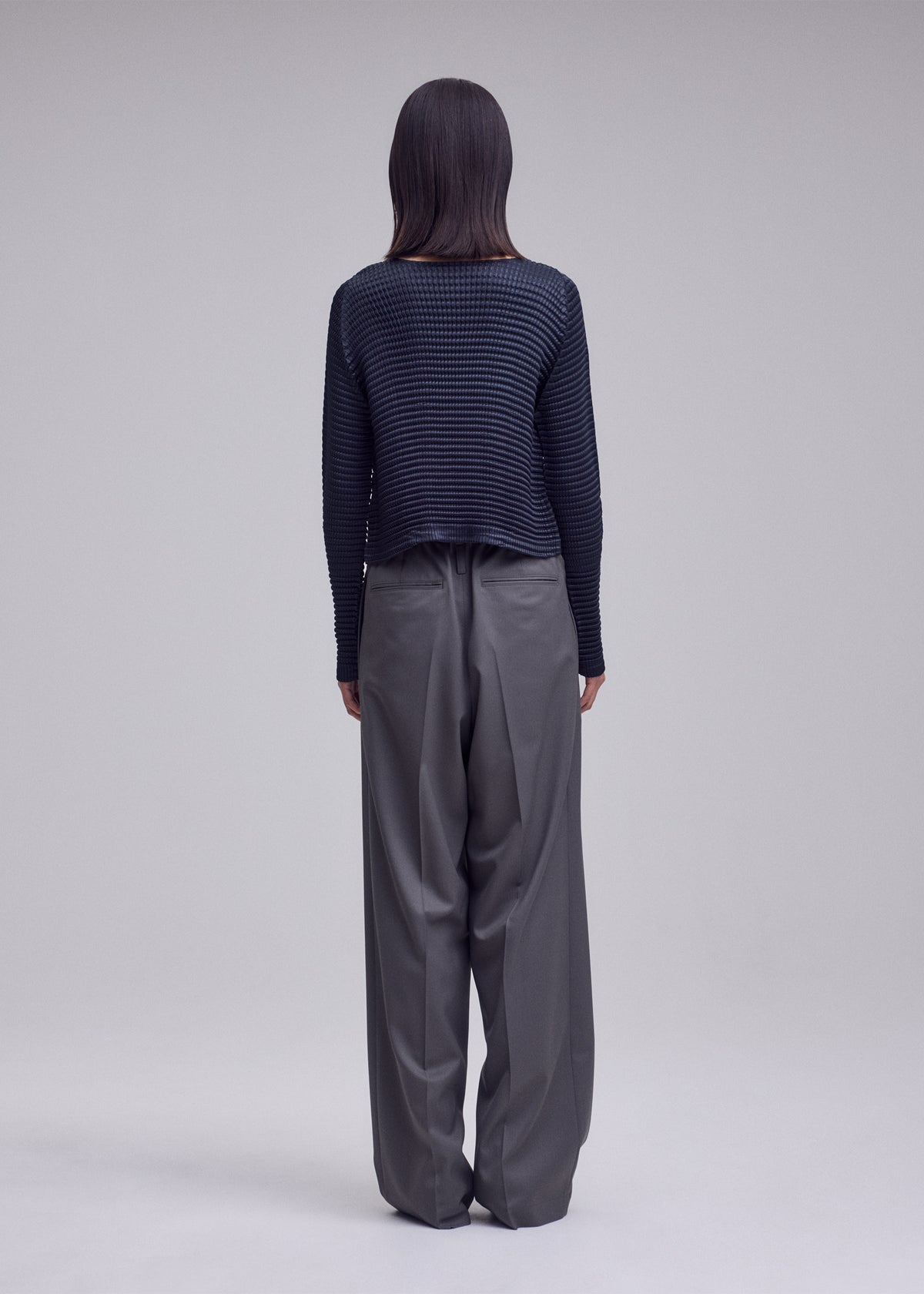 SUEDE LIKE PLEATS、ウィメンズ_トップス_カーディガン、着用画像2