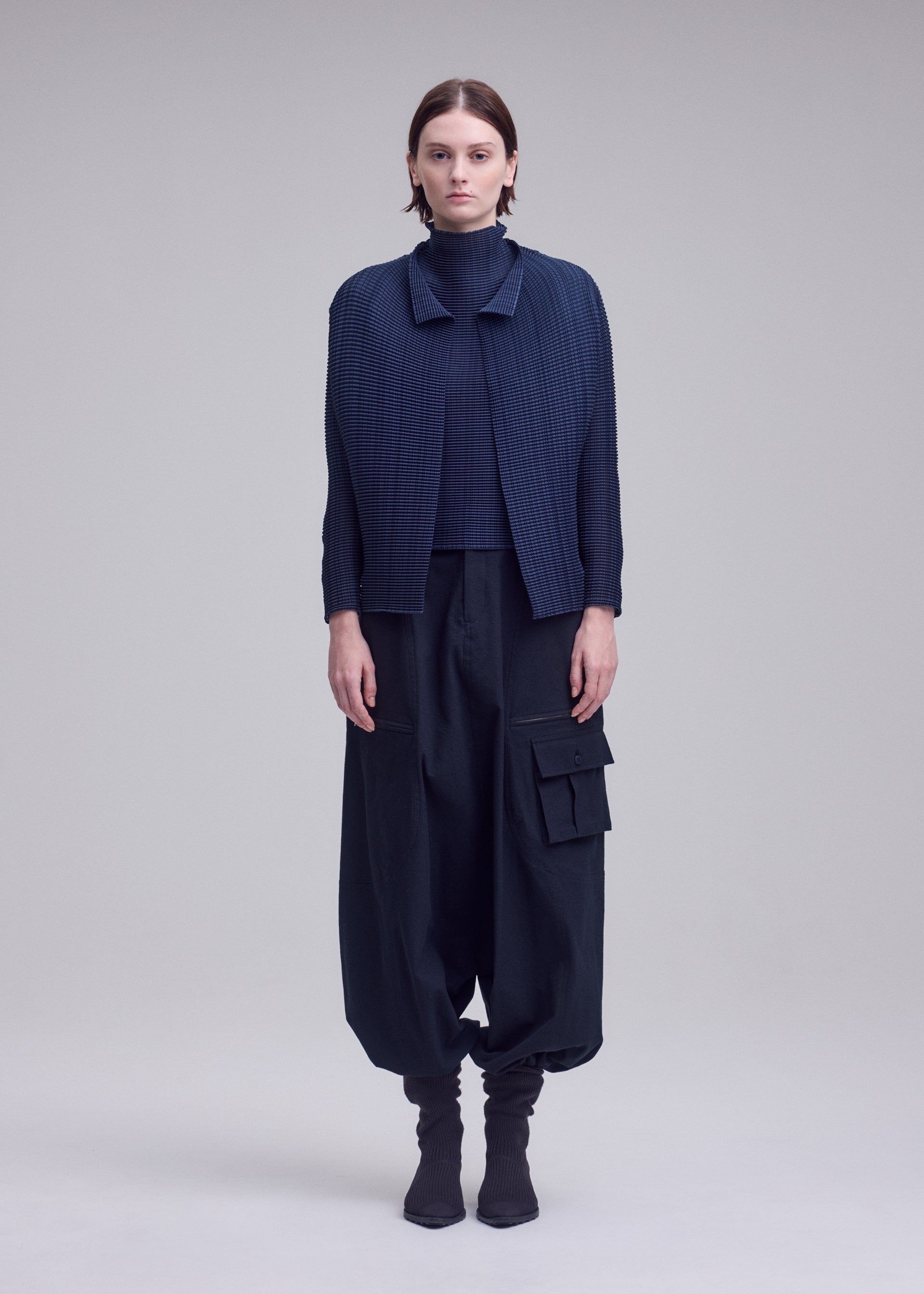 WOOLY PLEATS-68、ウィメンズ_トップス_カーディガン、着用画像1