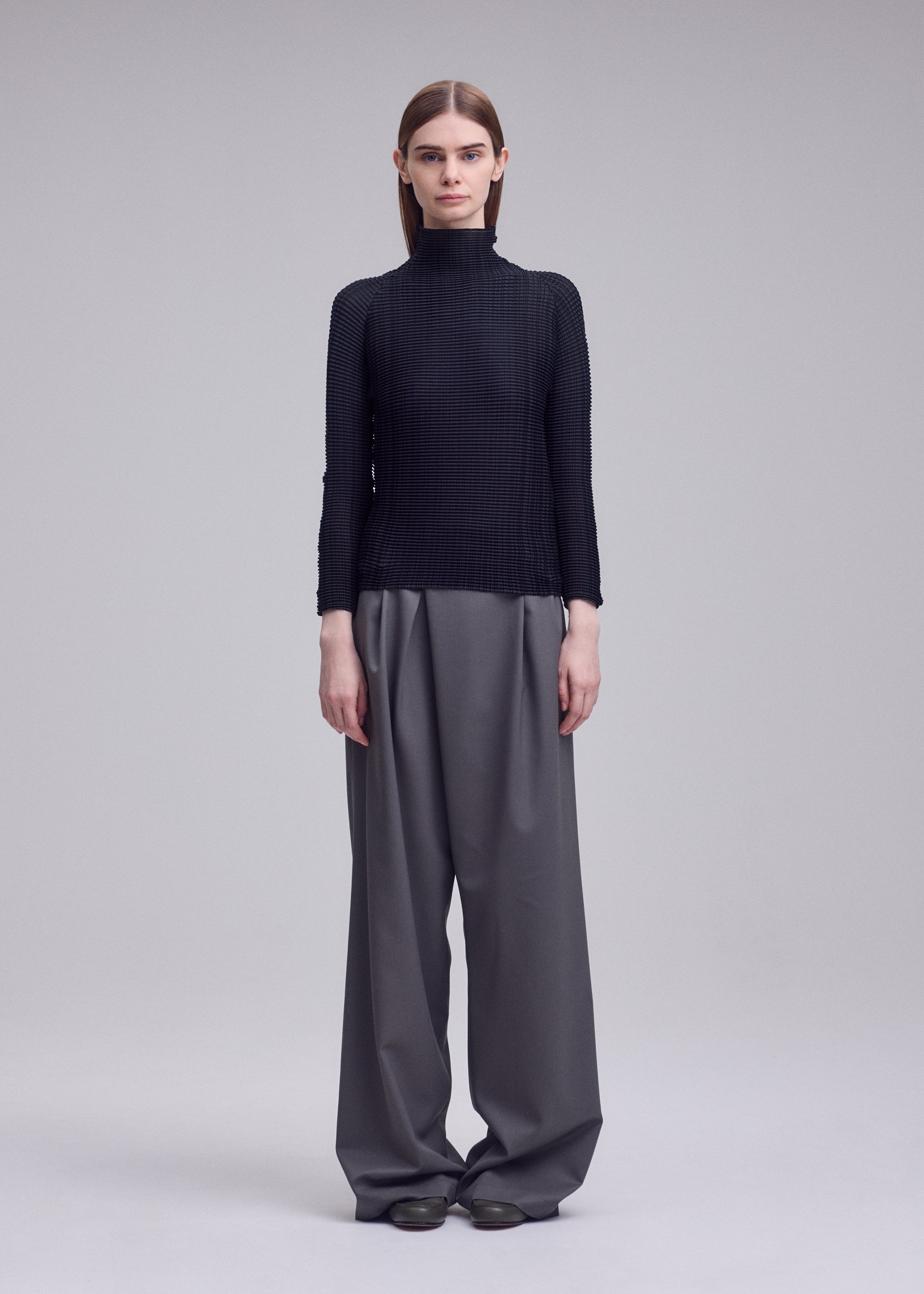 WOOLY PLEATS BK/WT-68、ウィメンズ_トップス_トップ、着用画像1