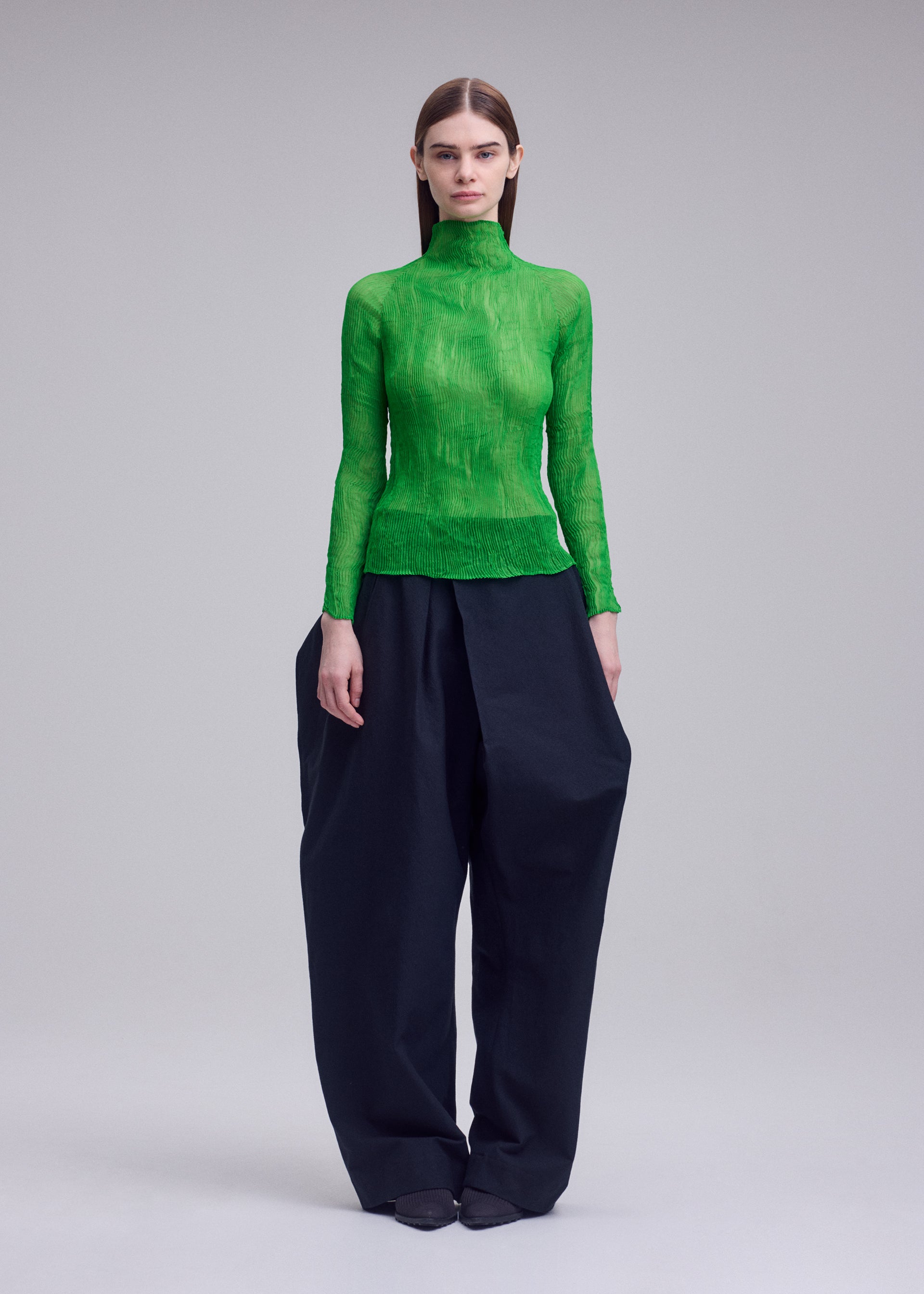 CHIFFON TWIST 1、ウィメンズ_トップス_トップ、着用画像1