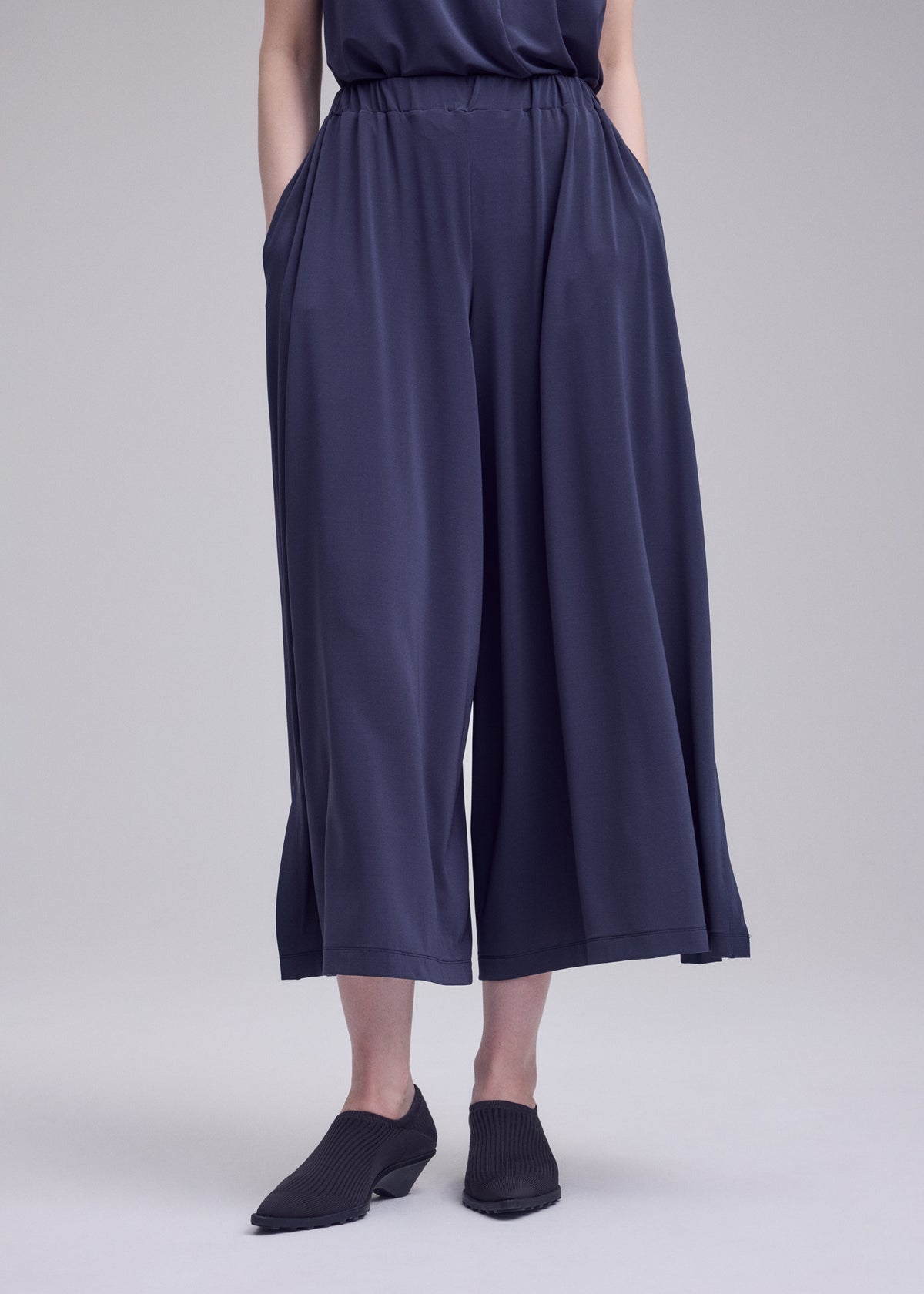 DRAPE JERSEY-68、ウィメンズ_パンツ、着用画像3