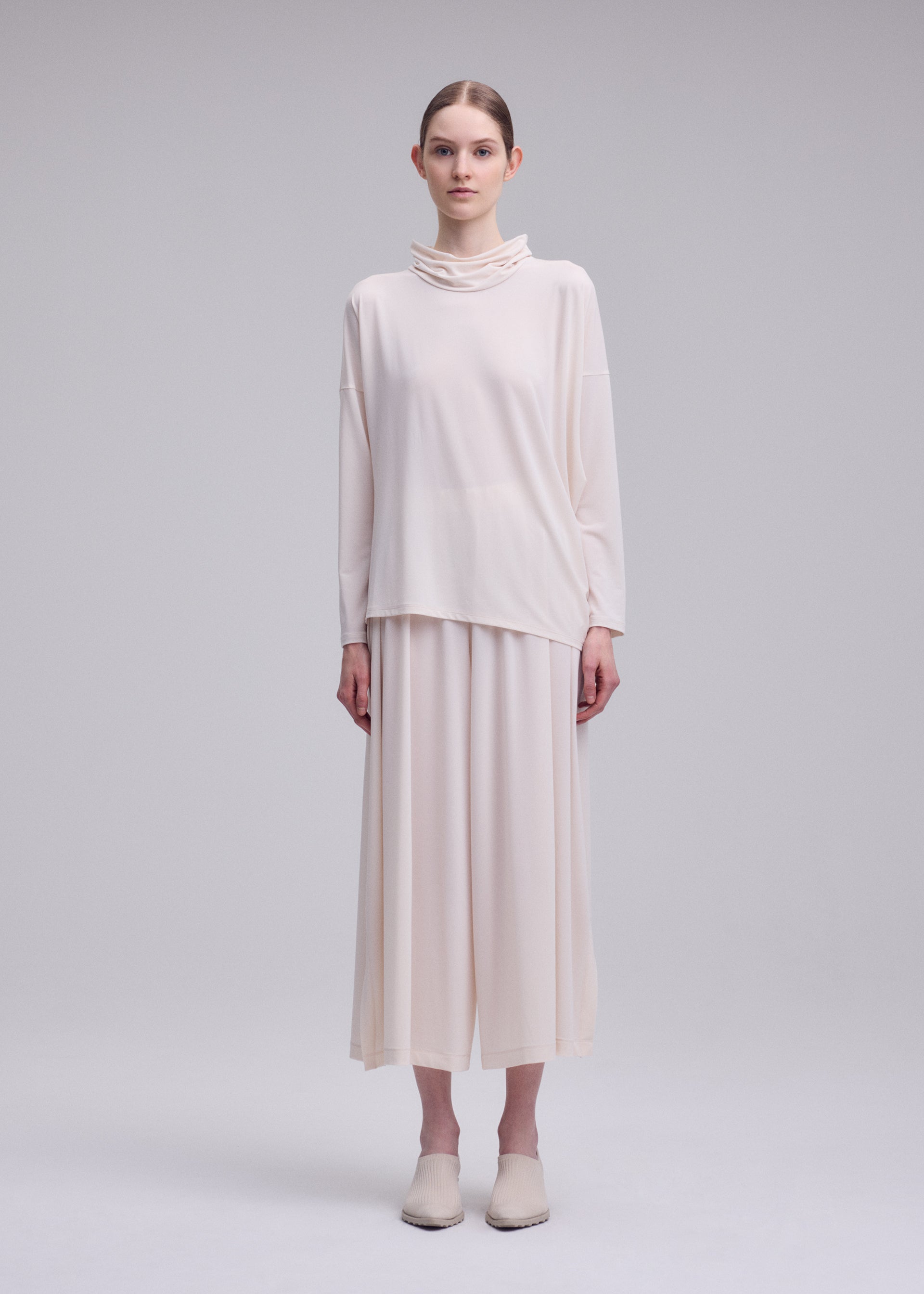 DRAPE JERSEY-68、ウィメンズ_トップス_トップ、着用画像1