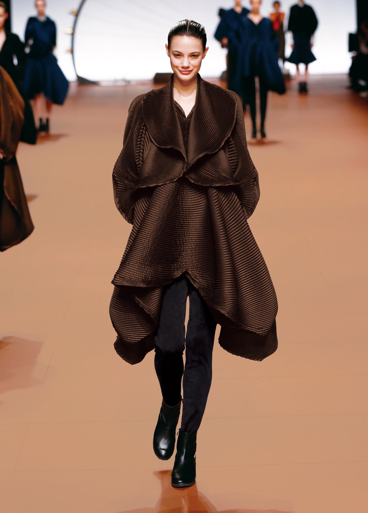 ISSEY MIYAKE AUTUMN WINTER 2014 コレクション 42
