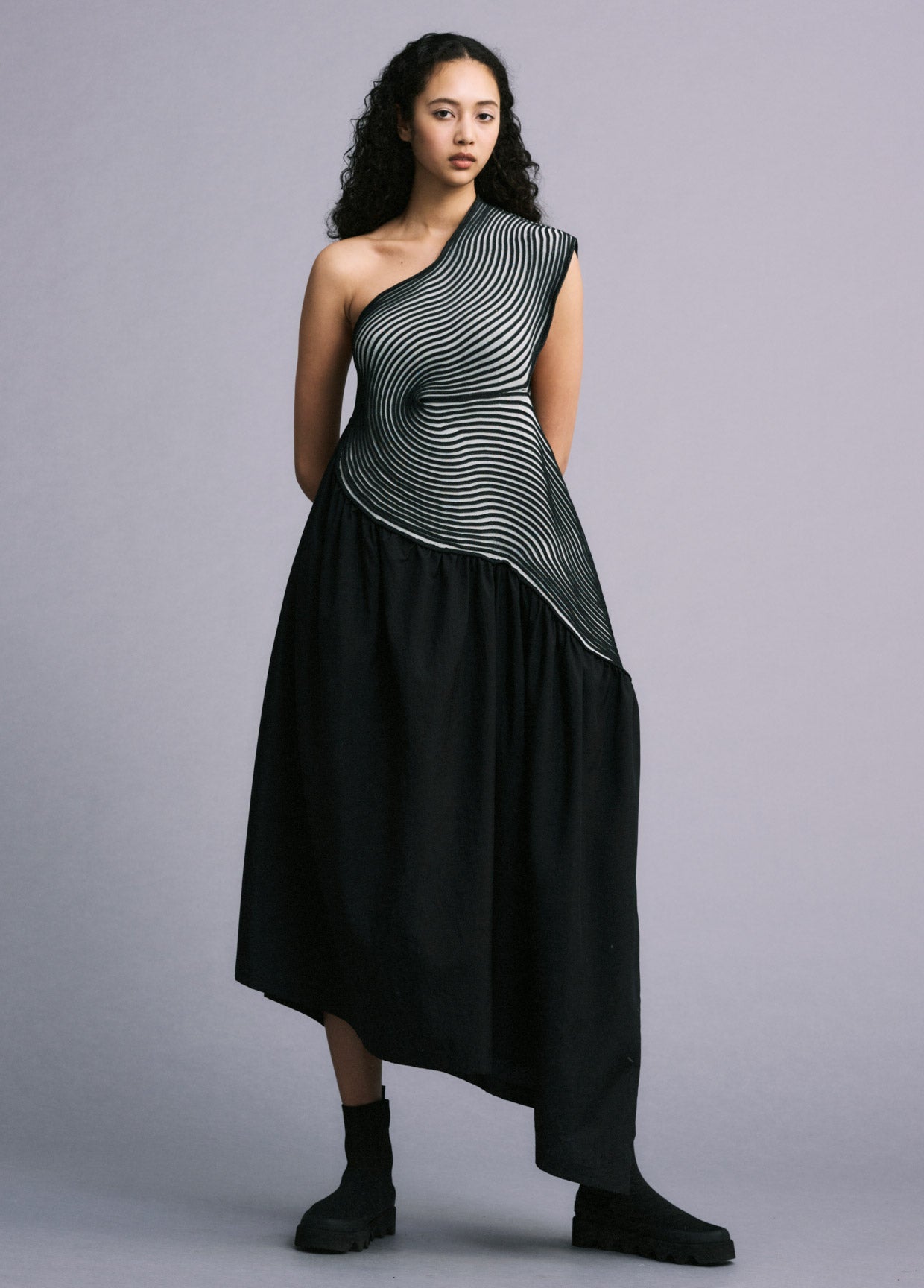 ISSEY MIYAKE AUTUMN WINTER 2022/23 コレクション 03