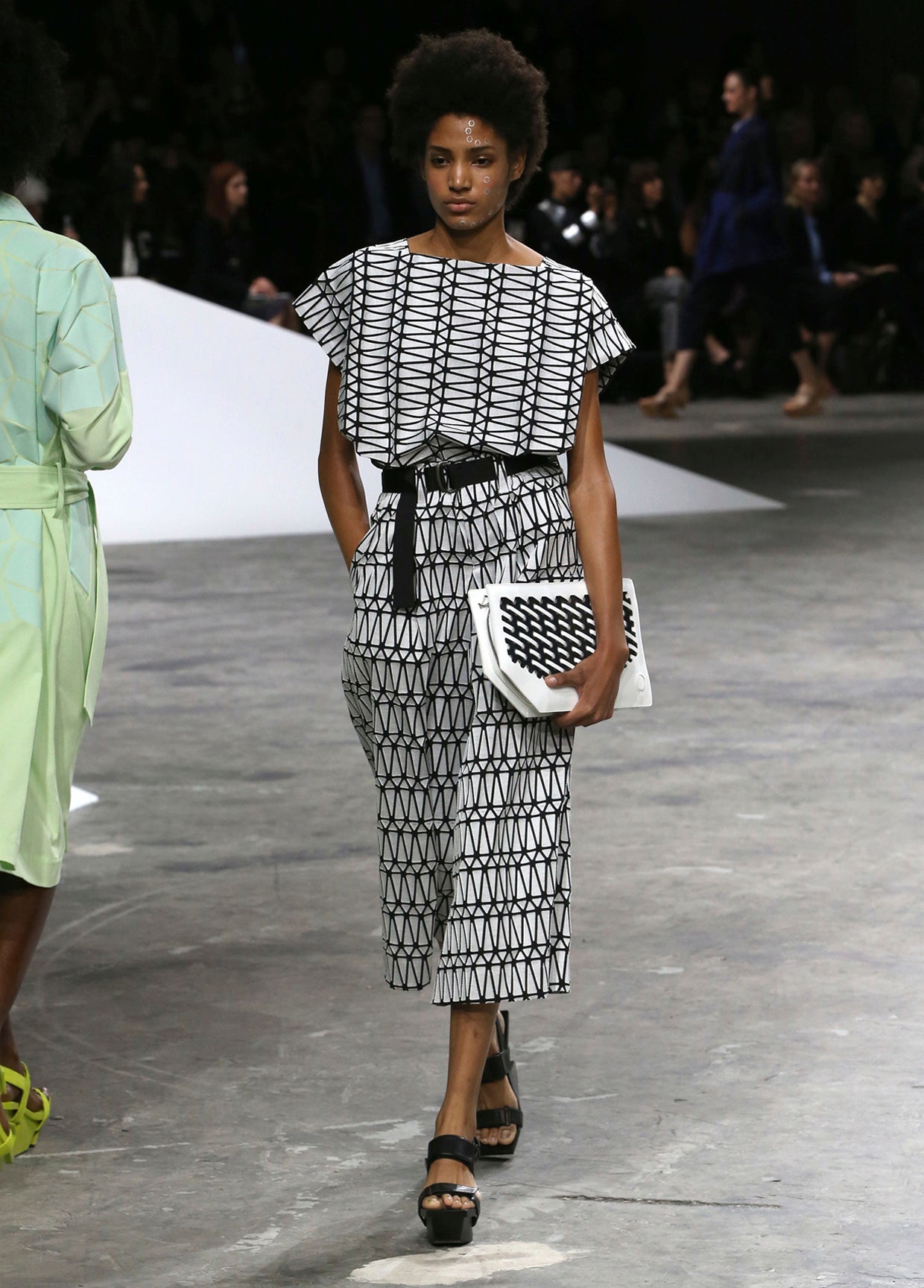 ISSEY MIYAKE SPRING SUMMER 2017 コレクション 16