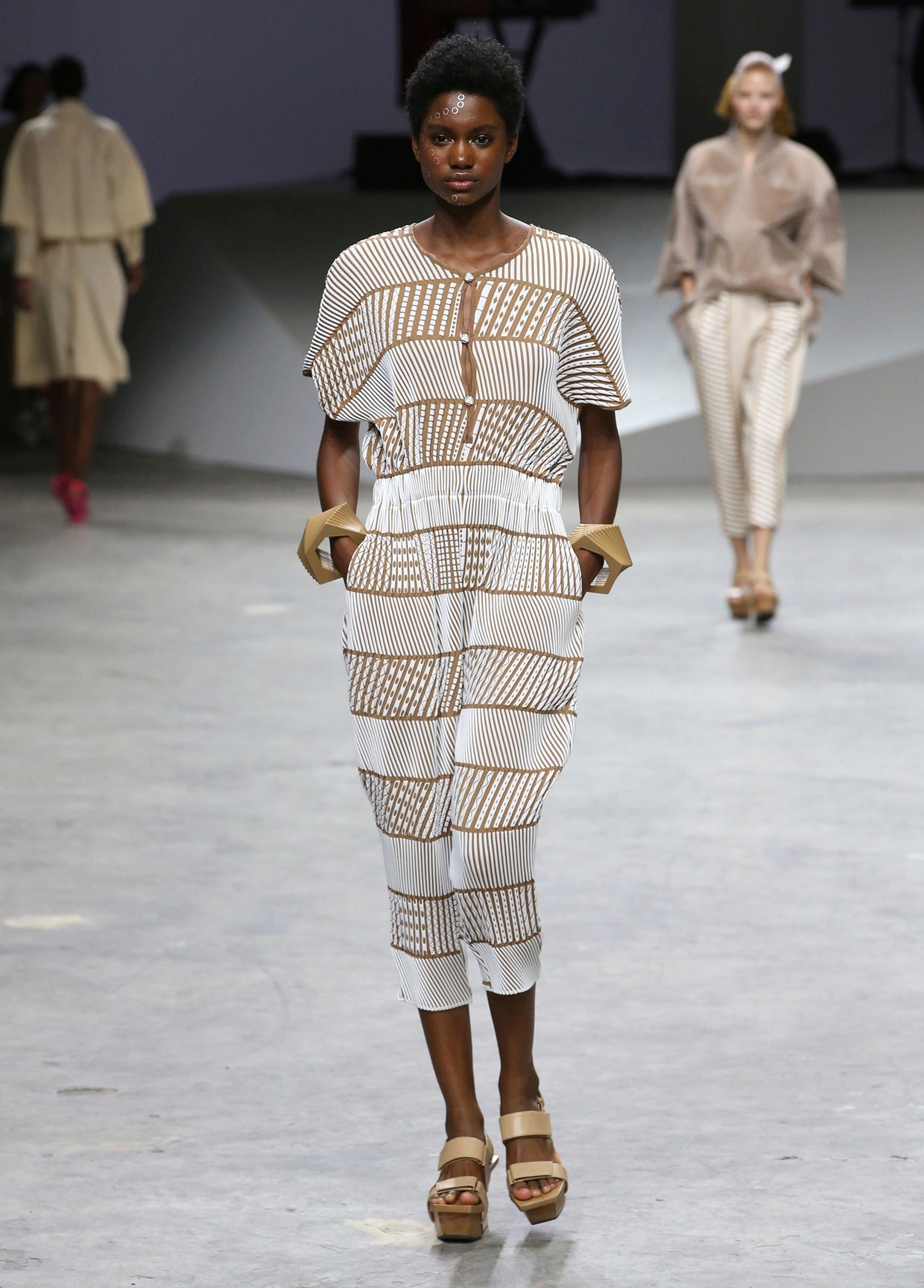 ISSEY MIYAKE SPRING SUMMER 2017 コレクション 19