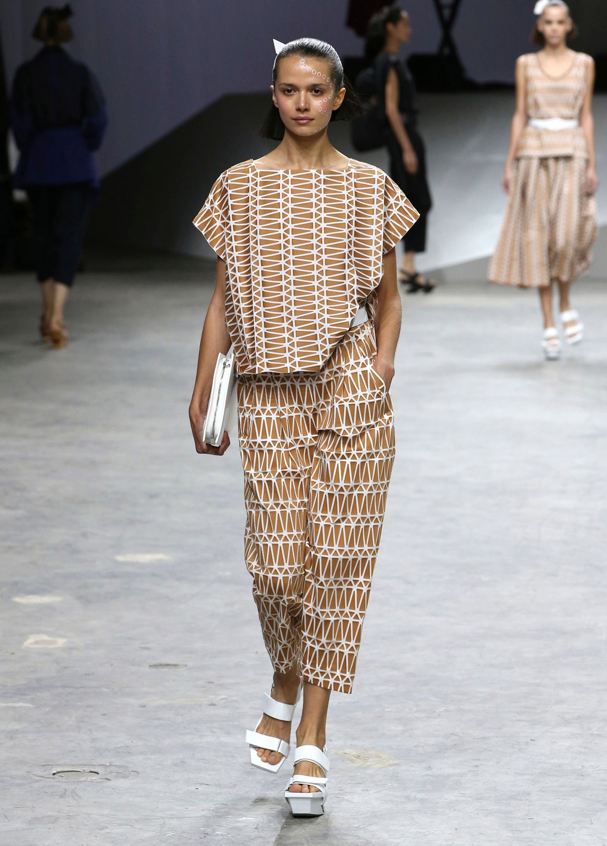 ISSEY MIYAKE SPRING SUMMER 2017 コレクション 21