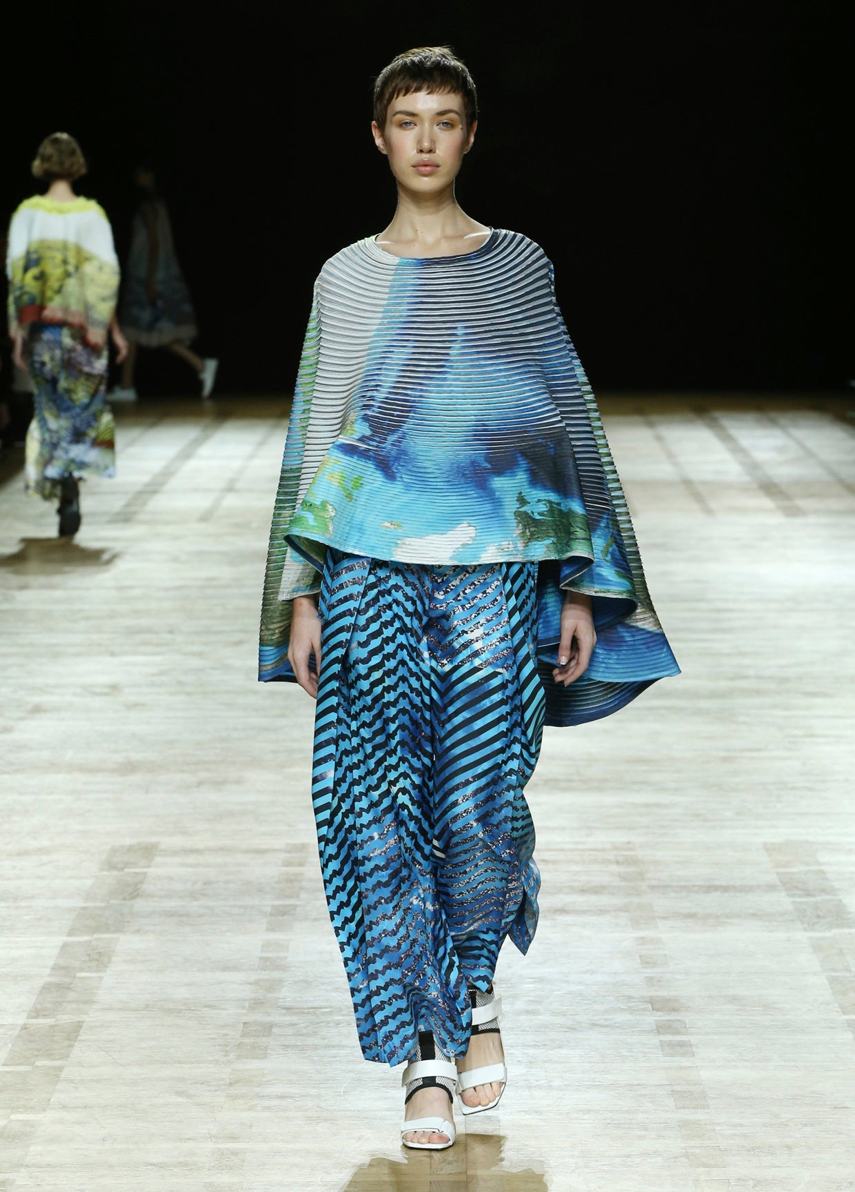 ISSEY MIYAKE SPRING SUMMER 2018 コレクション 22