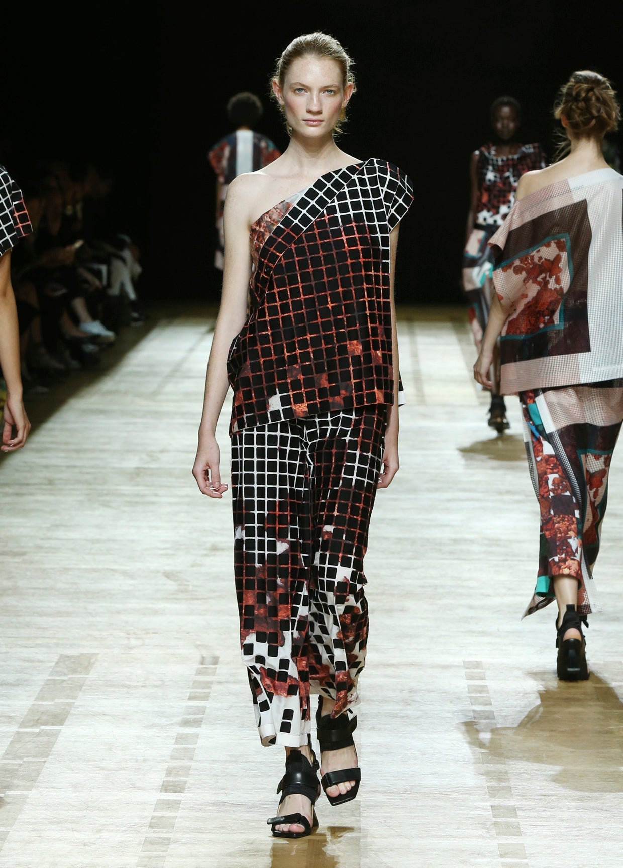 ISSEY MIYAKE SPRING SUMMER 2018 コレクション 43