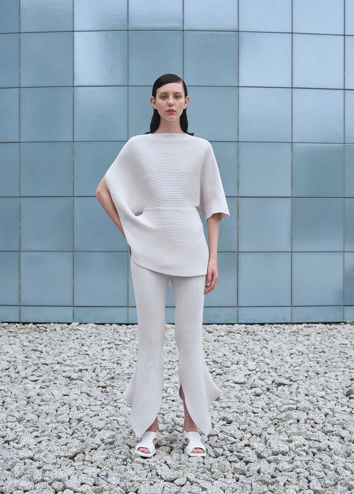 ISSEY MIYAKE SPRING SUMMER 2022 コレクション 05