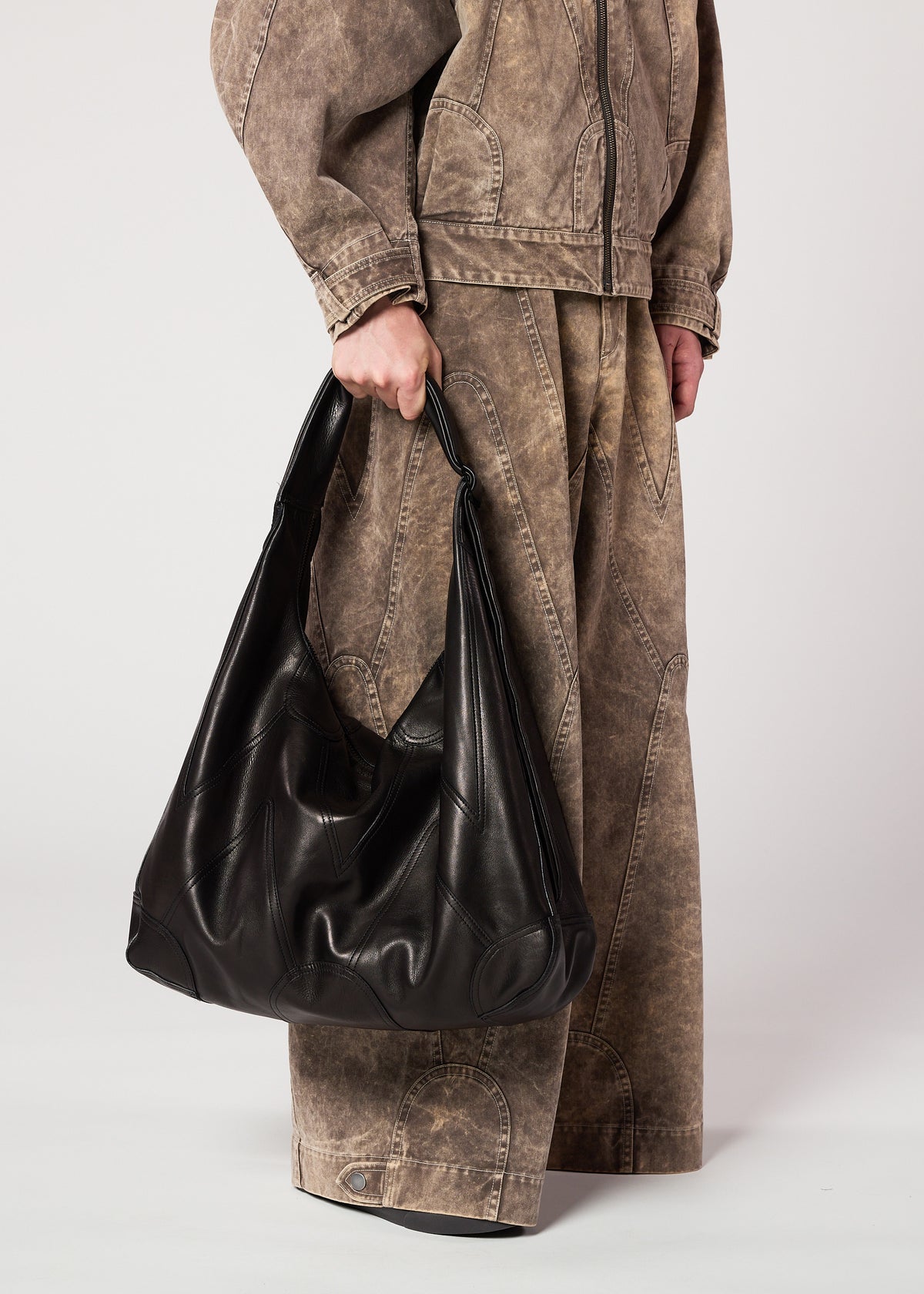ELEMENTS LEATHER BAG、バッグ&財布_ショルダーバッグ、着用画像2