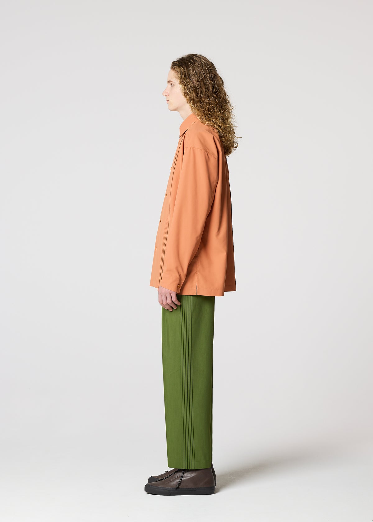 AIR PLEATS、メンズ_パンツ、着用画像2