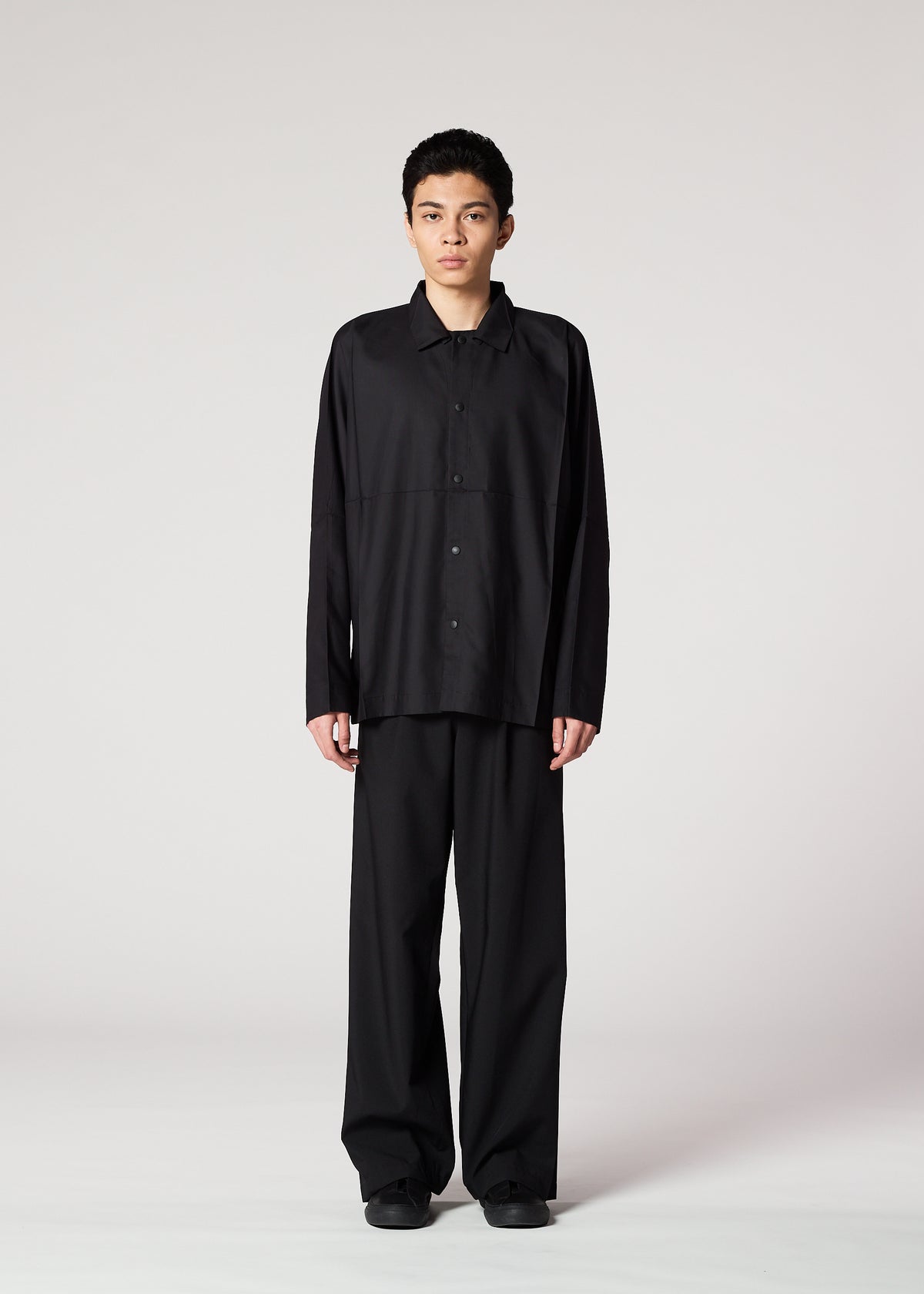 COMPACT SHIRT BLACK、メンズ_トップス_シャツ、着用画像1