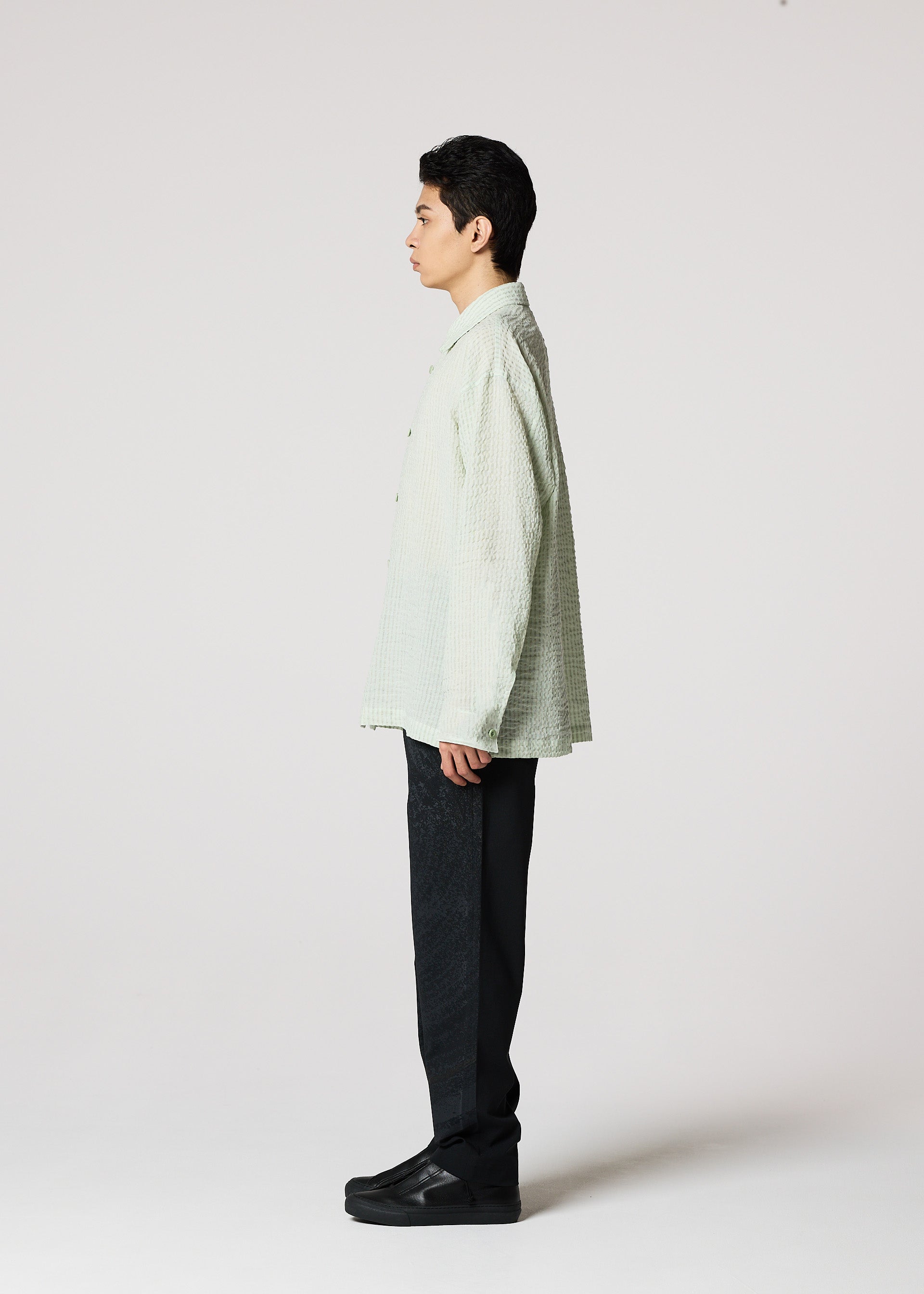 STRIPE LINEN SHRINK、メンズ_トップス_シャツ、着用画像2