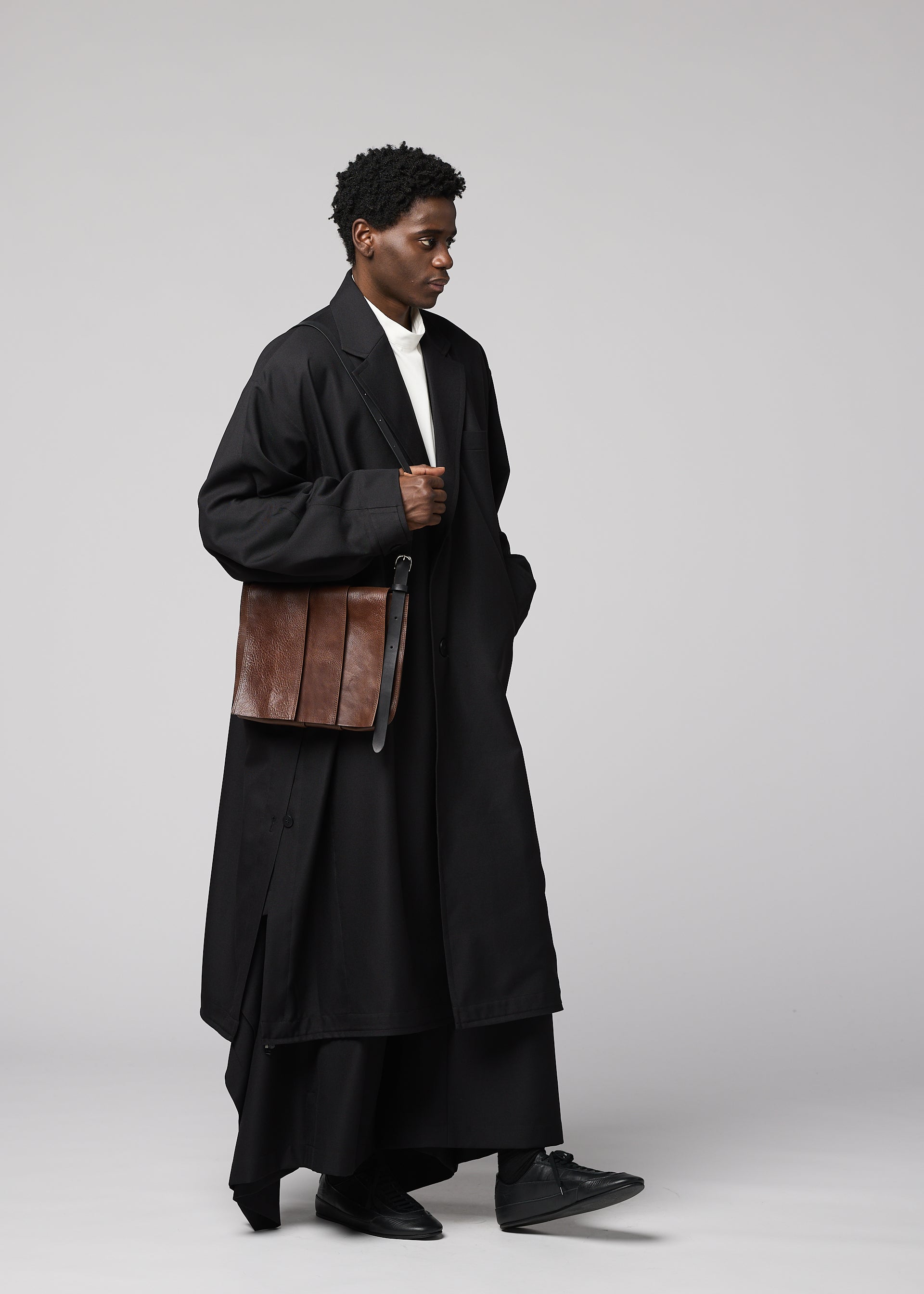LEATHER PLEATS、バッグ&財布_ショルダーバッグ、着用画像1