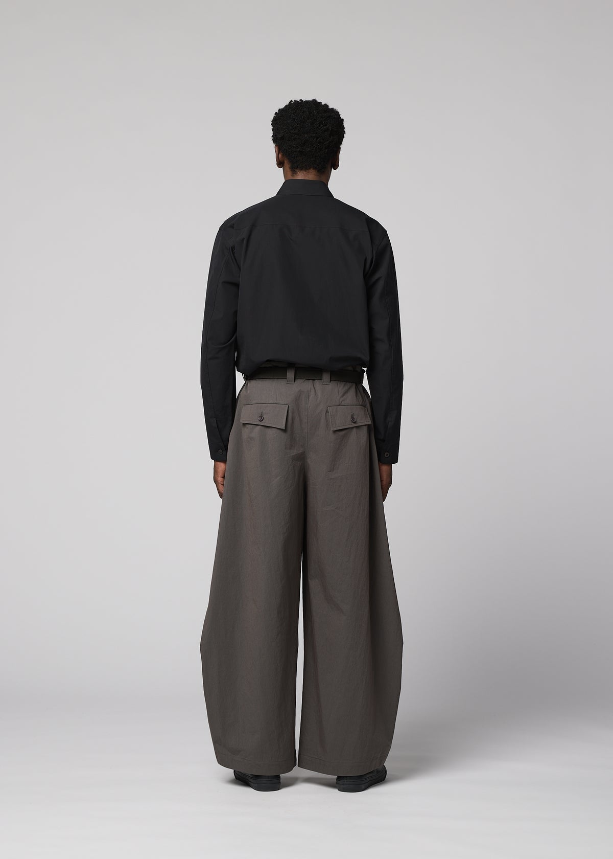 OVERLAP、メンズ_パンツ、着用画像3