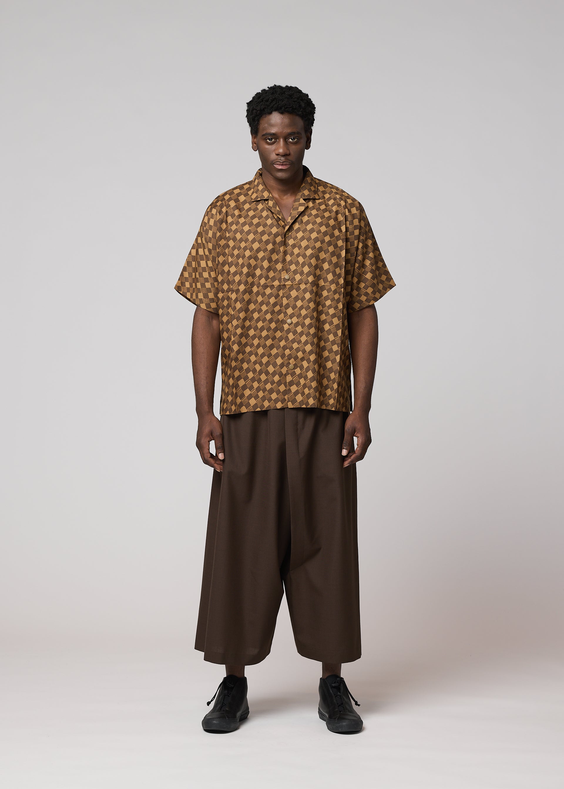 TIE PATTERN SHIRT、メンズ_トップス_シャツ、着用画像1