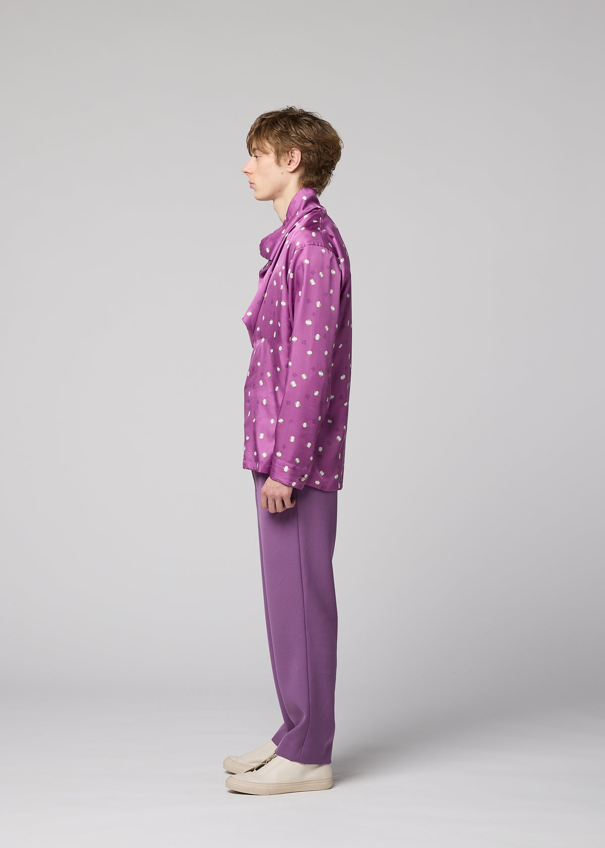 MERRY SATIN SHIRT、メンズ_トップス_シャツ、着用画像2