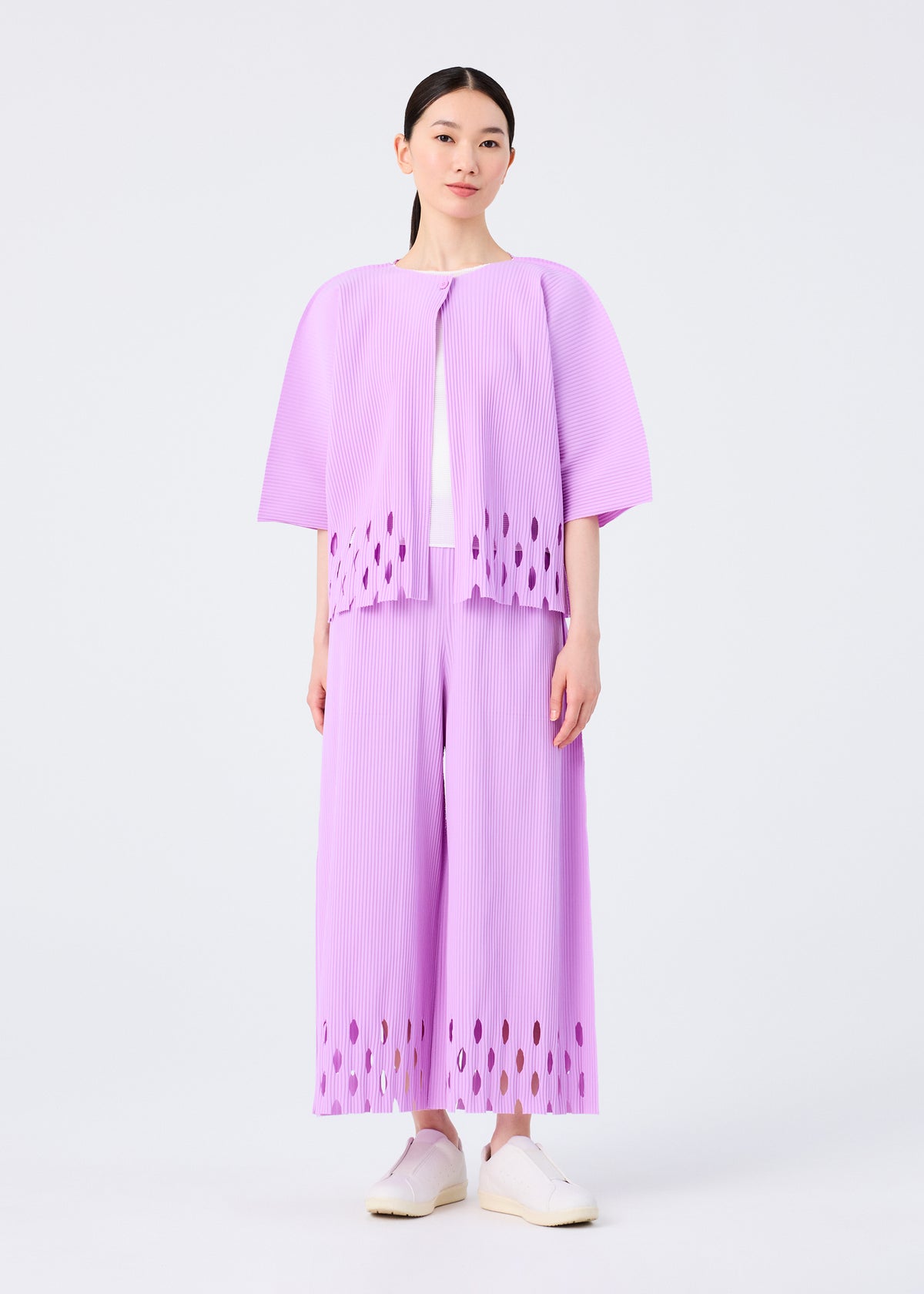 FINE KNIT PLEATS BOTTOM 3、ウィメンズ_パンツ、着用画像1