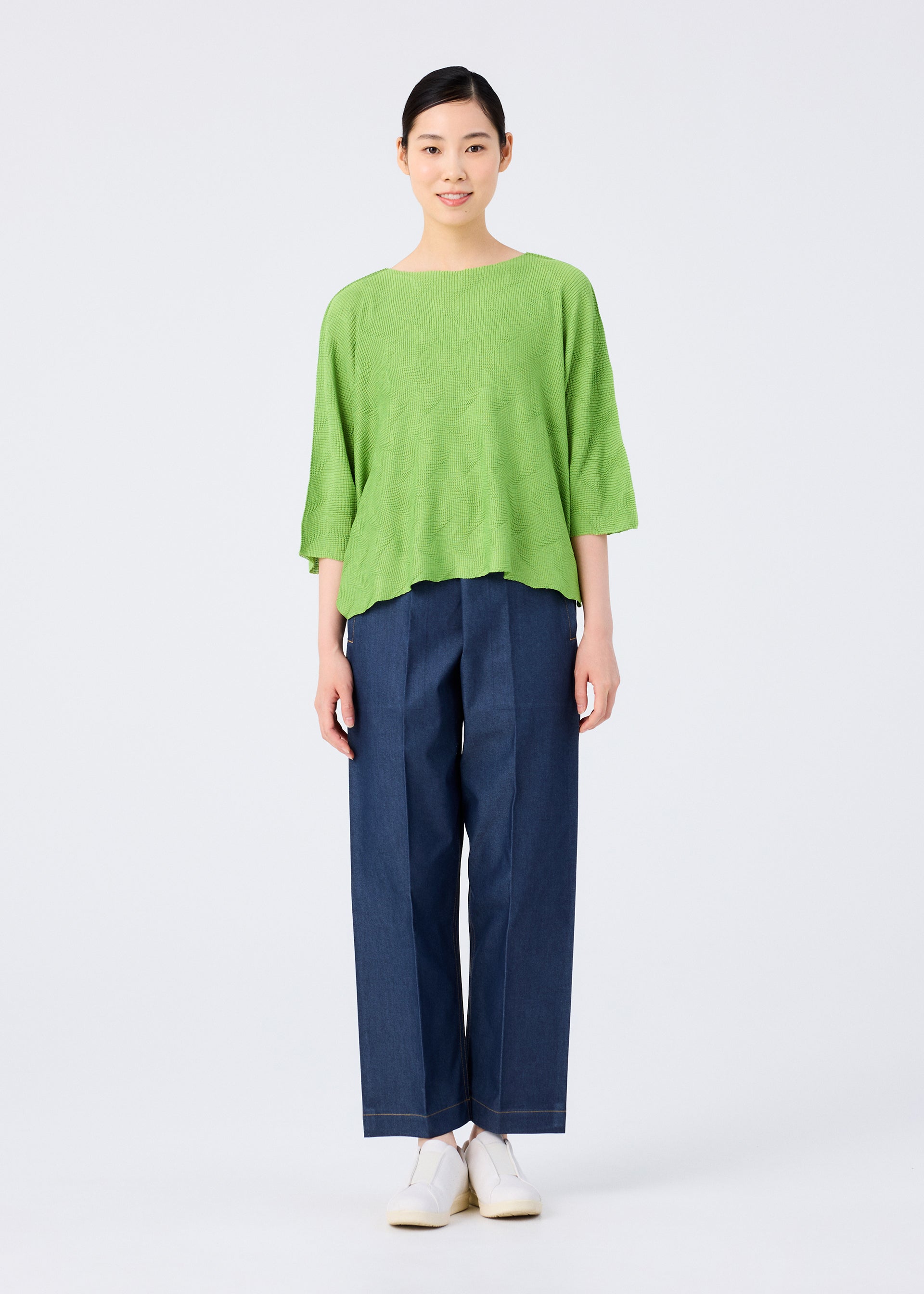 WAVE KNIT STRETCH PLEATS、ウィメンズ_トップス_トップ、着用画像3