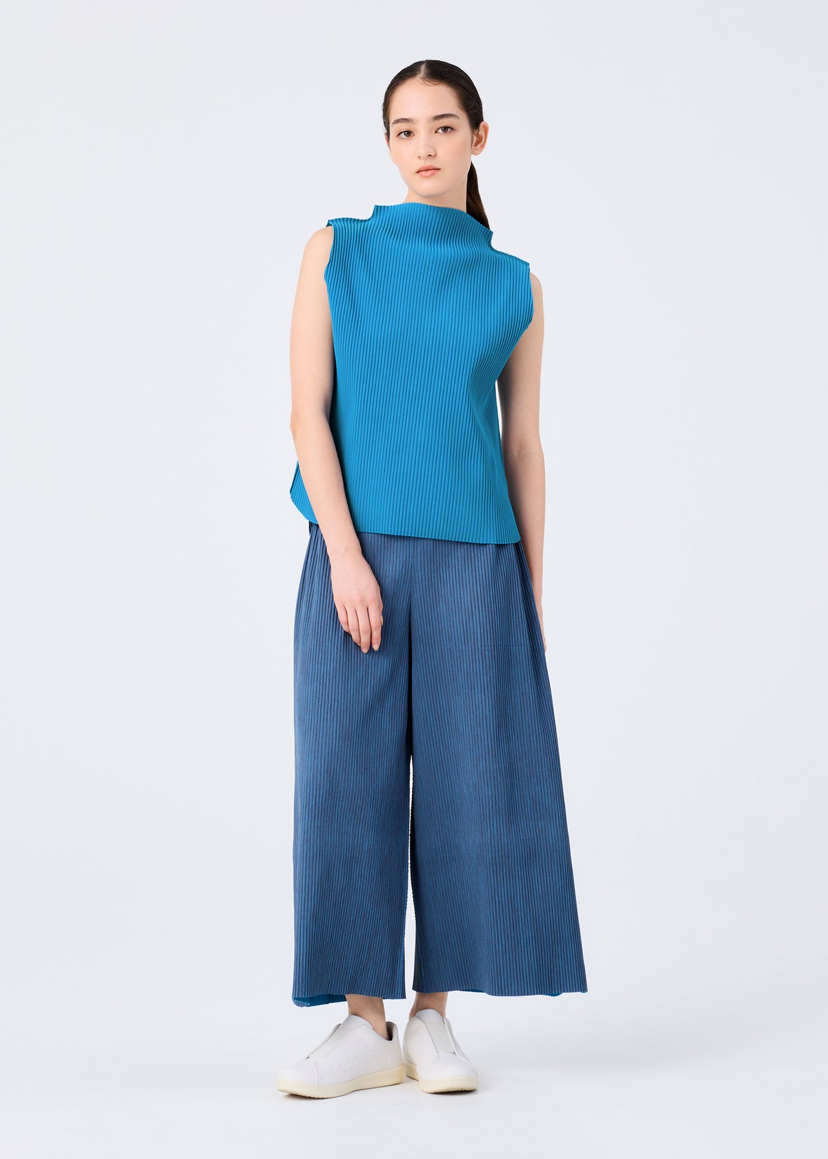 ROUND PLEATS、ウィメンズ_トップス_トップ、着用画像3