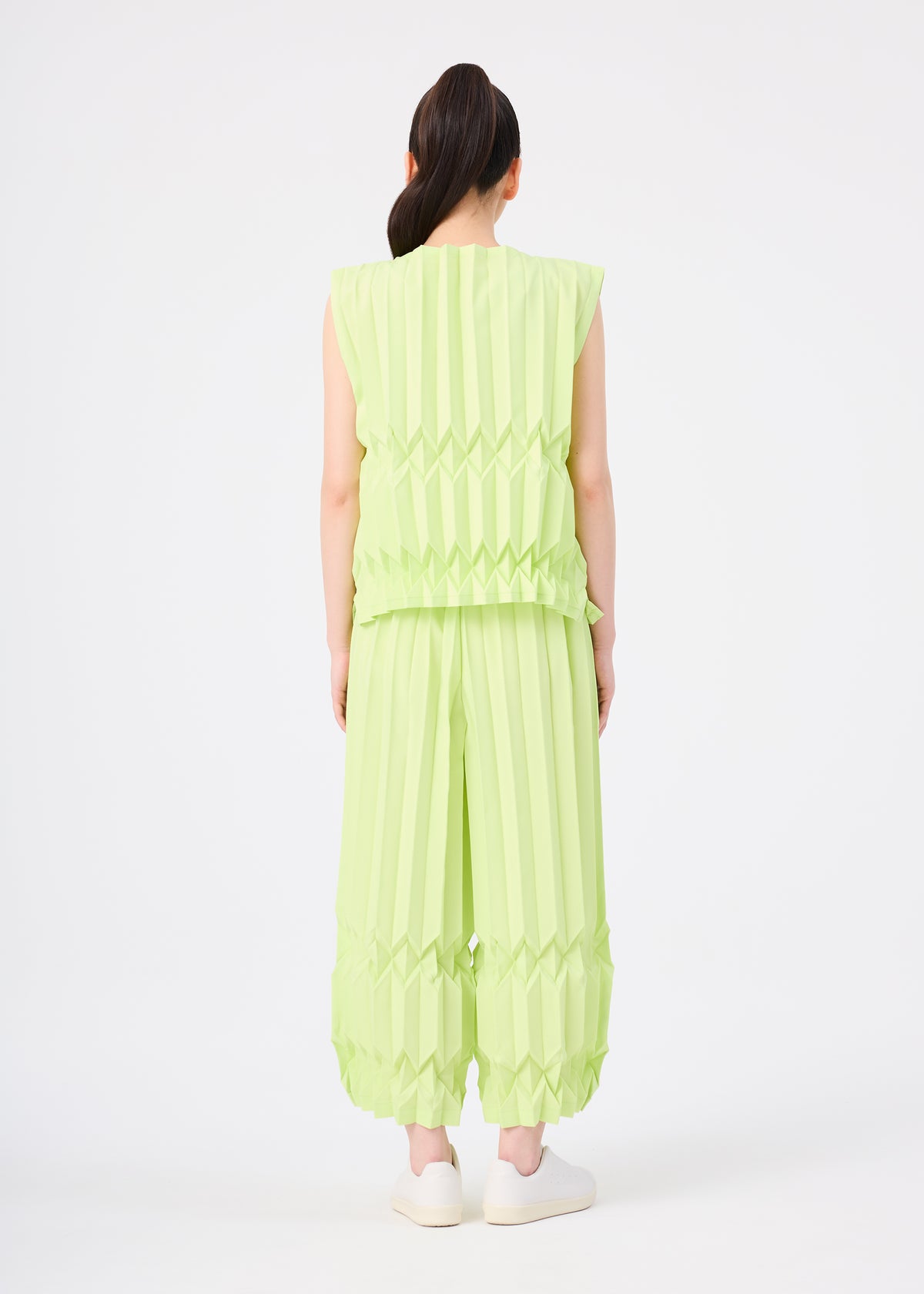 TREE PLEATS、ウィメンズ_パンツ、着用画像2