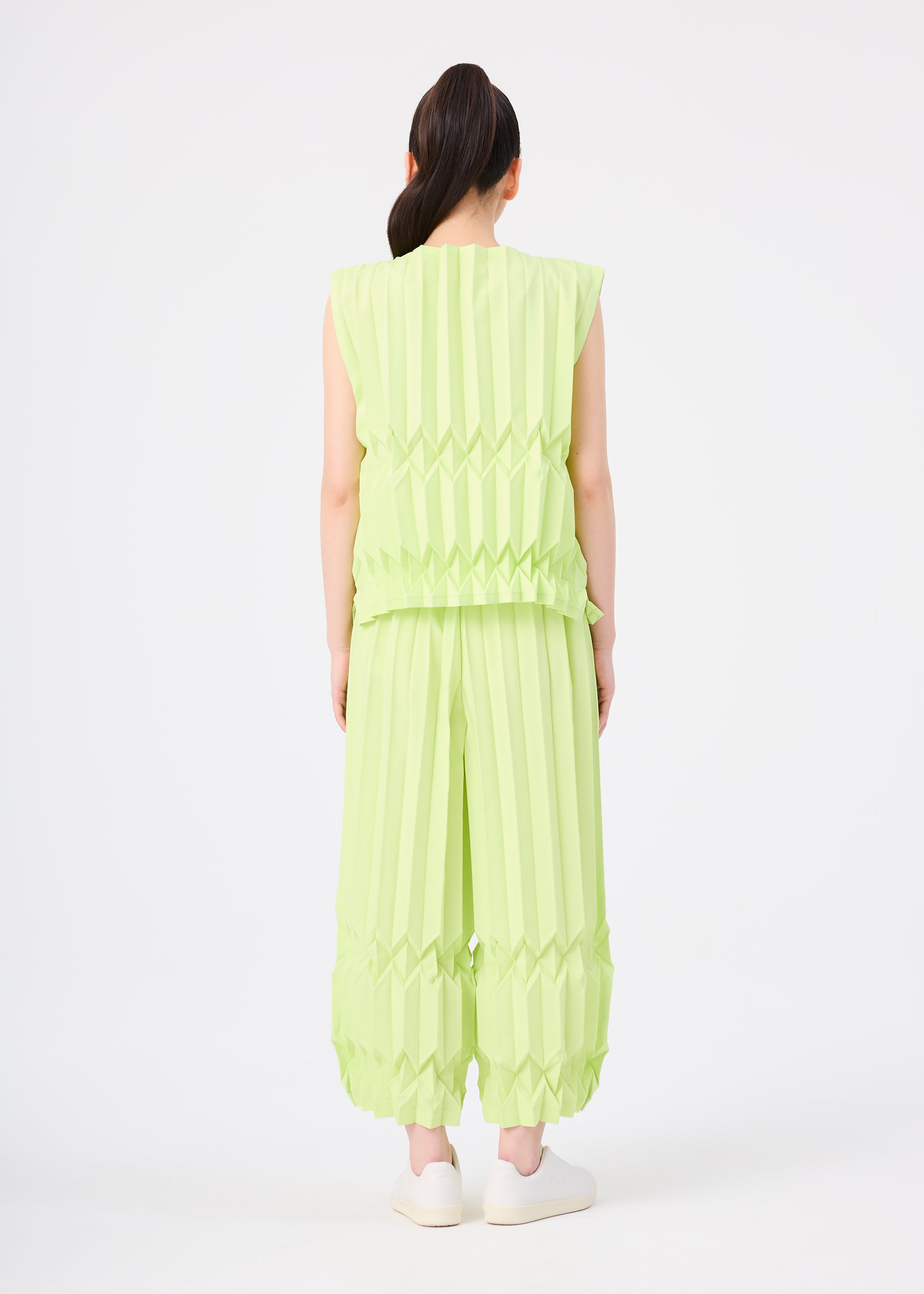 TREE PLEATS、ウィメンズ_パンツ、着用画像2