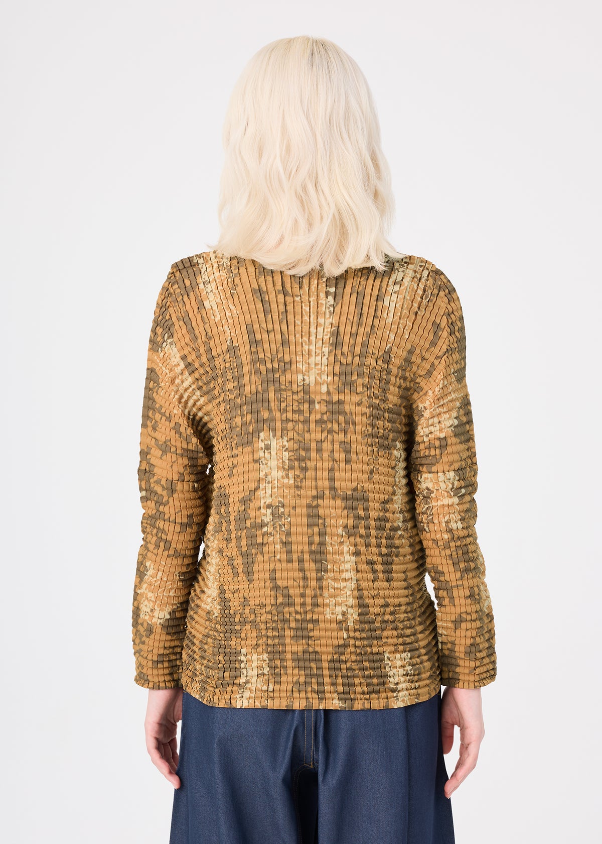 LEAF PLEATS SHIRT、ウィメンズ_トップス_トップ、着用画像2