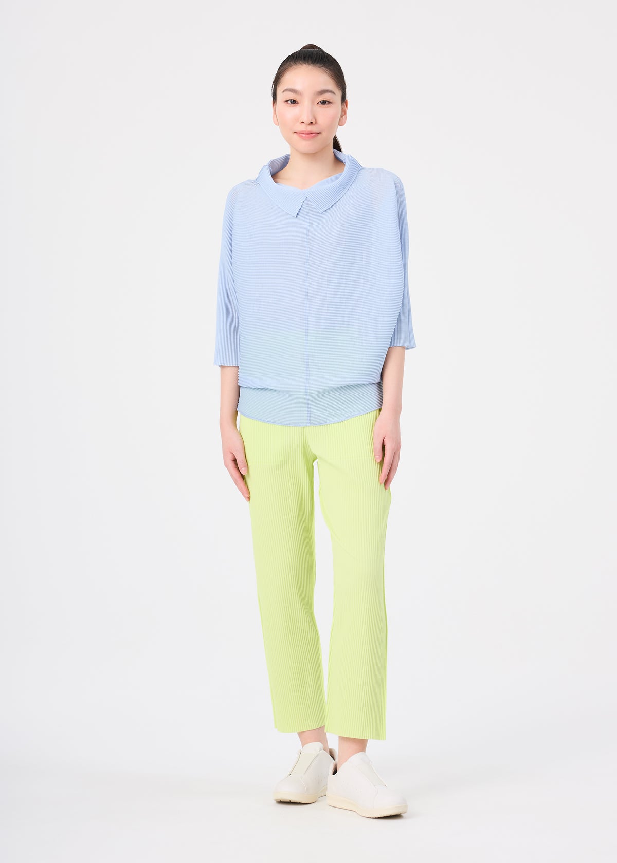 DOLMAN STRETCH PLEATS 1、ウィメンズ_トップス_トップ、着用画像3