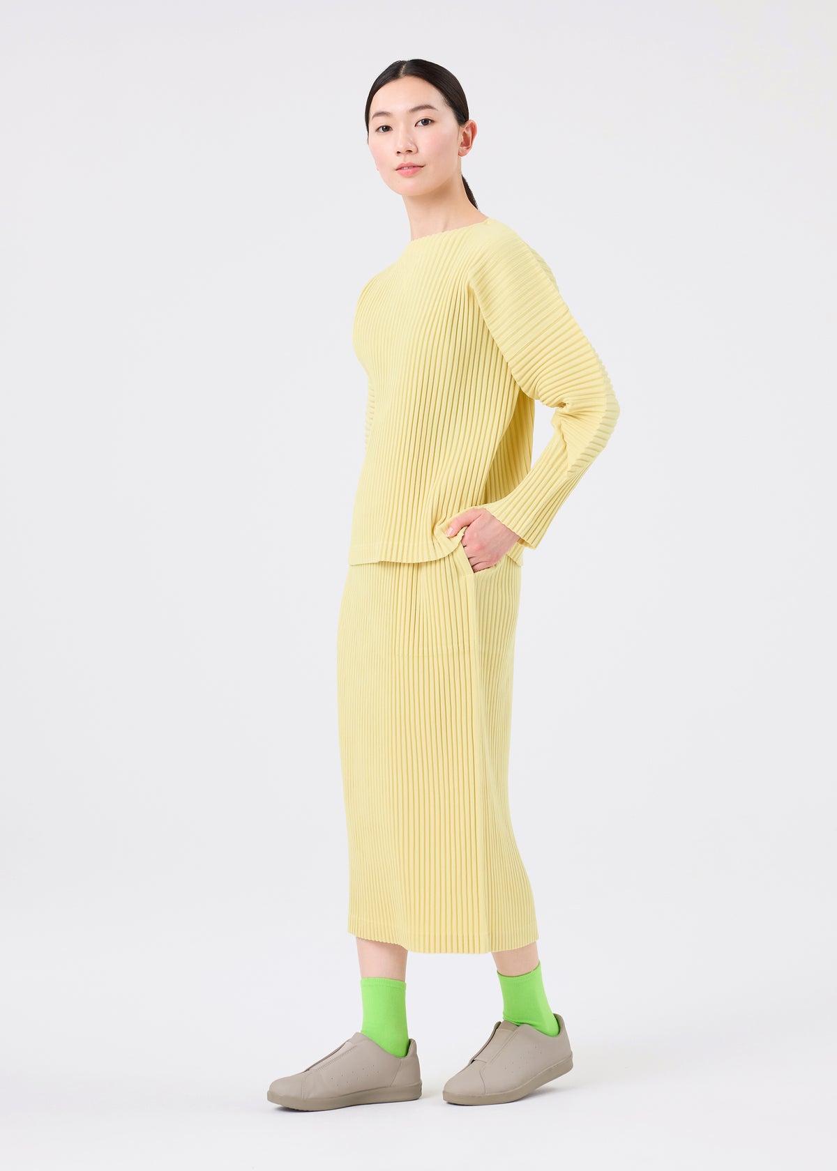 CORDUROY PLEATS、ウィメンズ_スカート、着用画像3