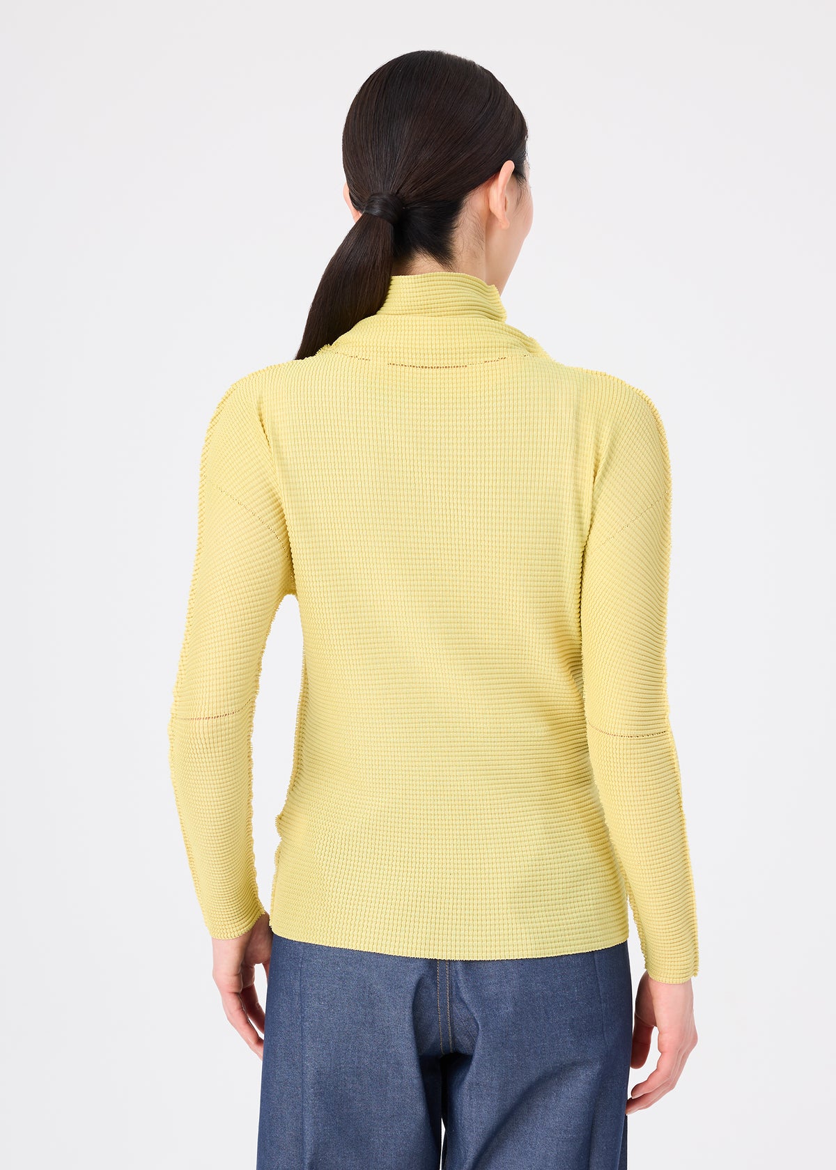 KNIT STRETCH PLEATS 1、ウィメンズ_トップス_トップ、着用画像2