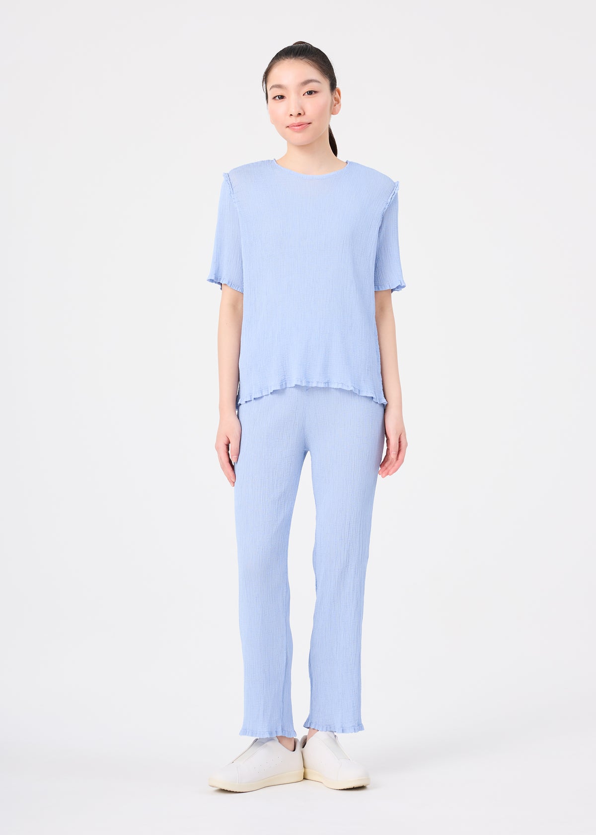 SEE-THROUGH CREPE COLOR、ウィメンズ_トップス_トップ、着用画像3