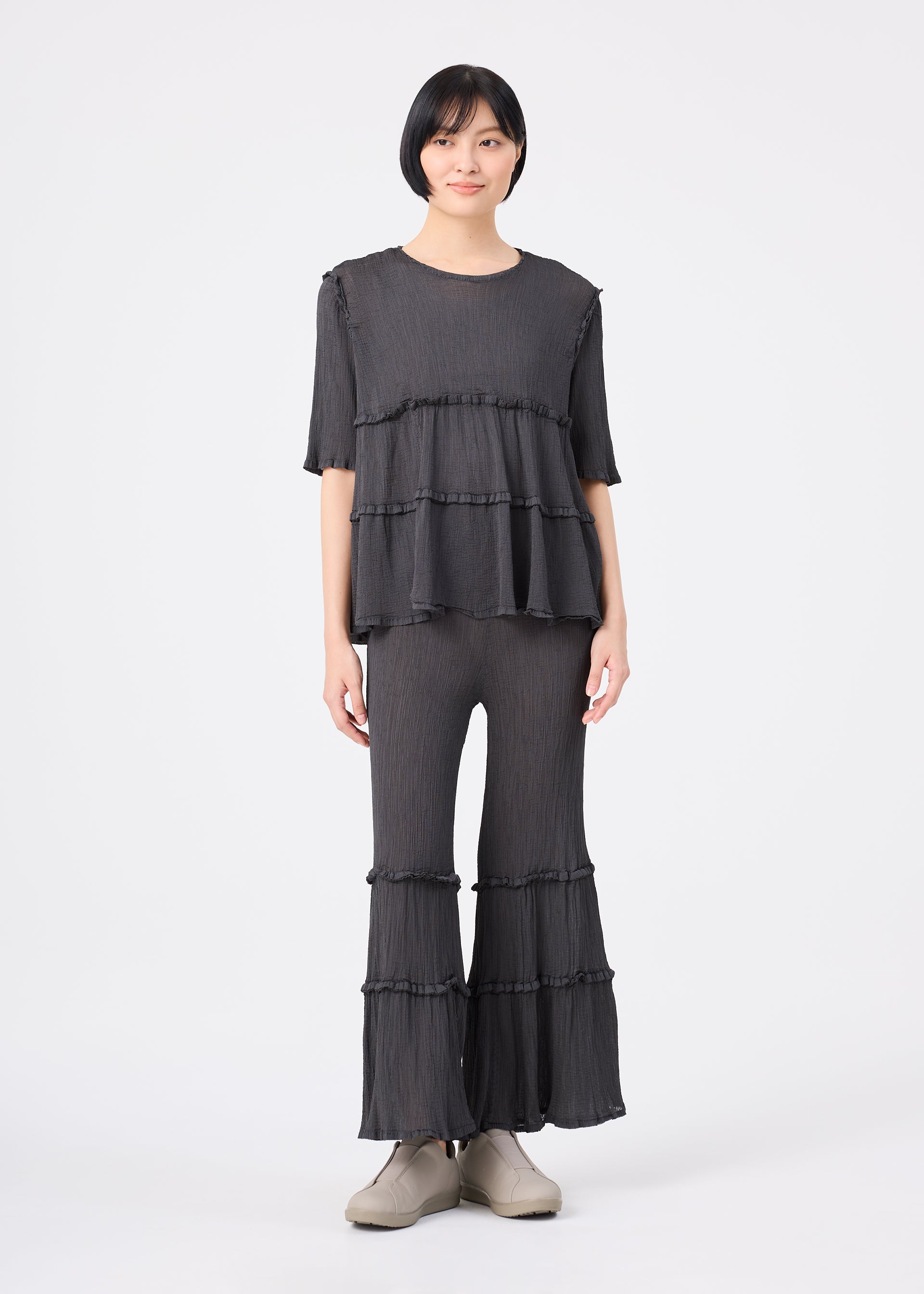 FLARE SEE-THROUGH CREPE、ウィメンズ_トップス_トップ、着用画像3