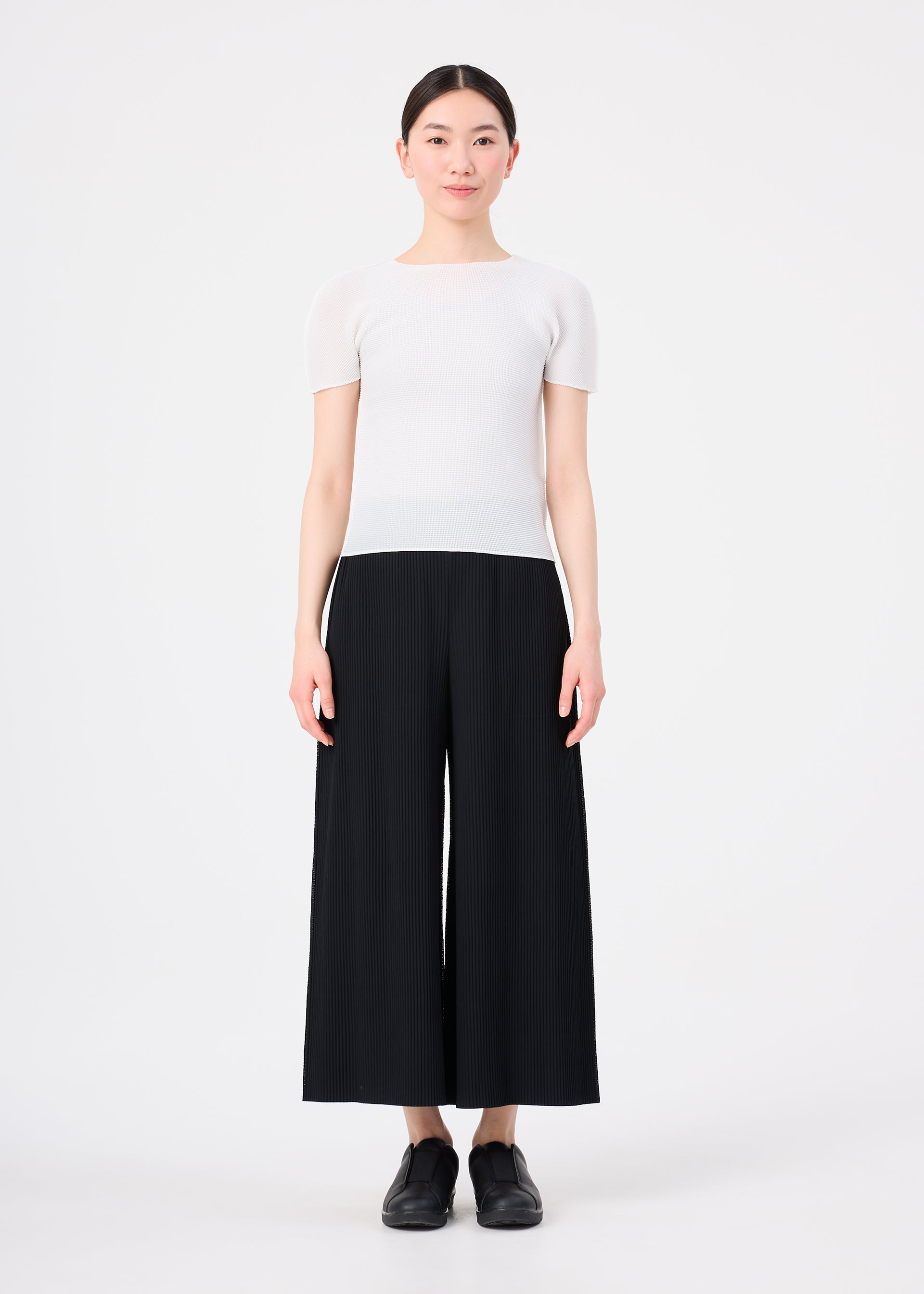FINE KNIT PLEATS、ウィメンズ_パンツ、着用画像1