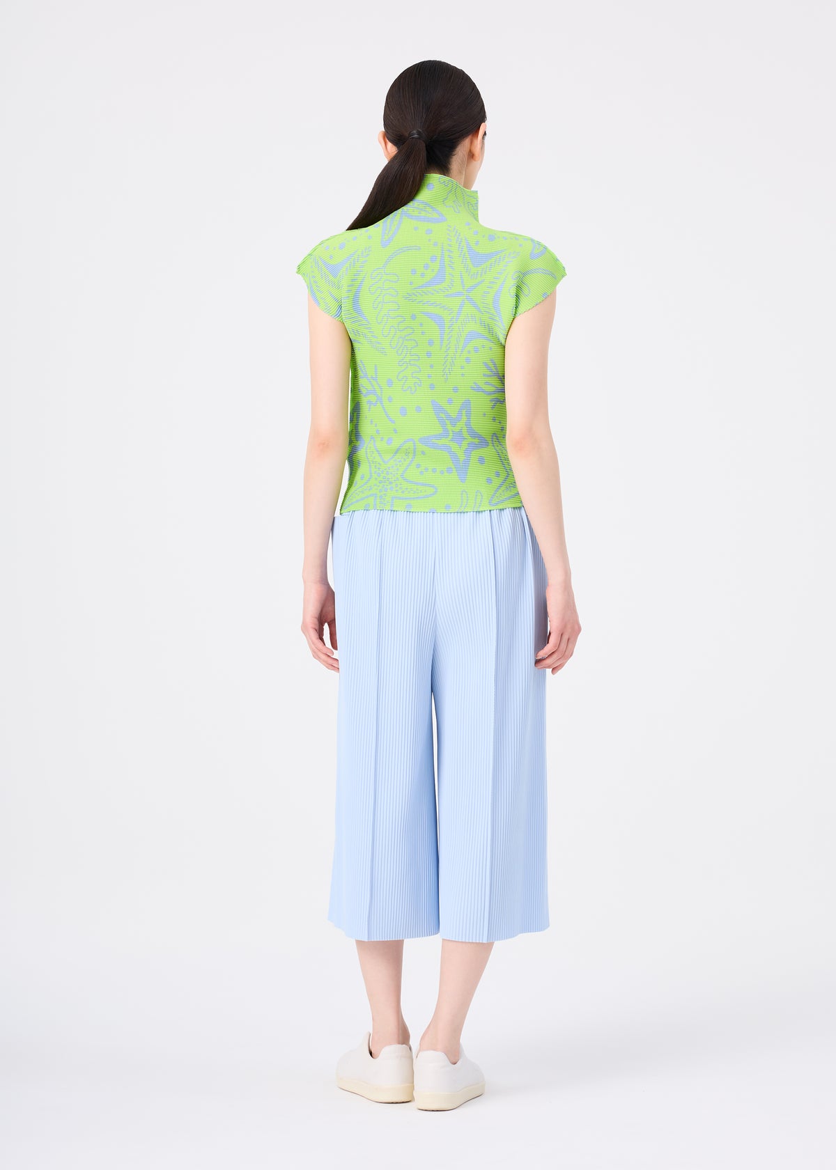 FINE KNIT PLEATS COLOR 1、ウィメンズ_パンツ、着用画像2