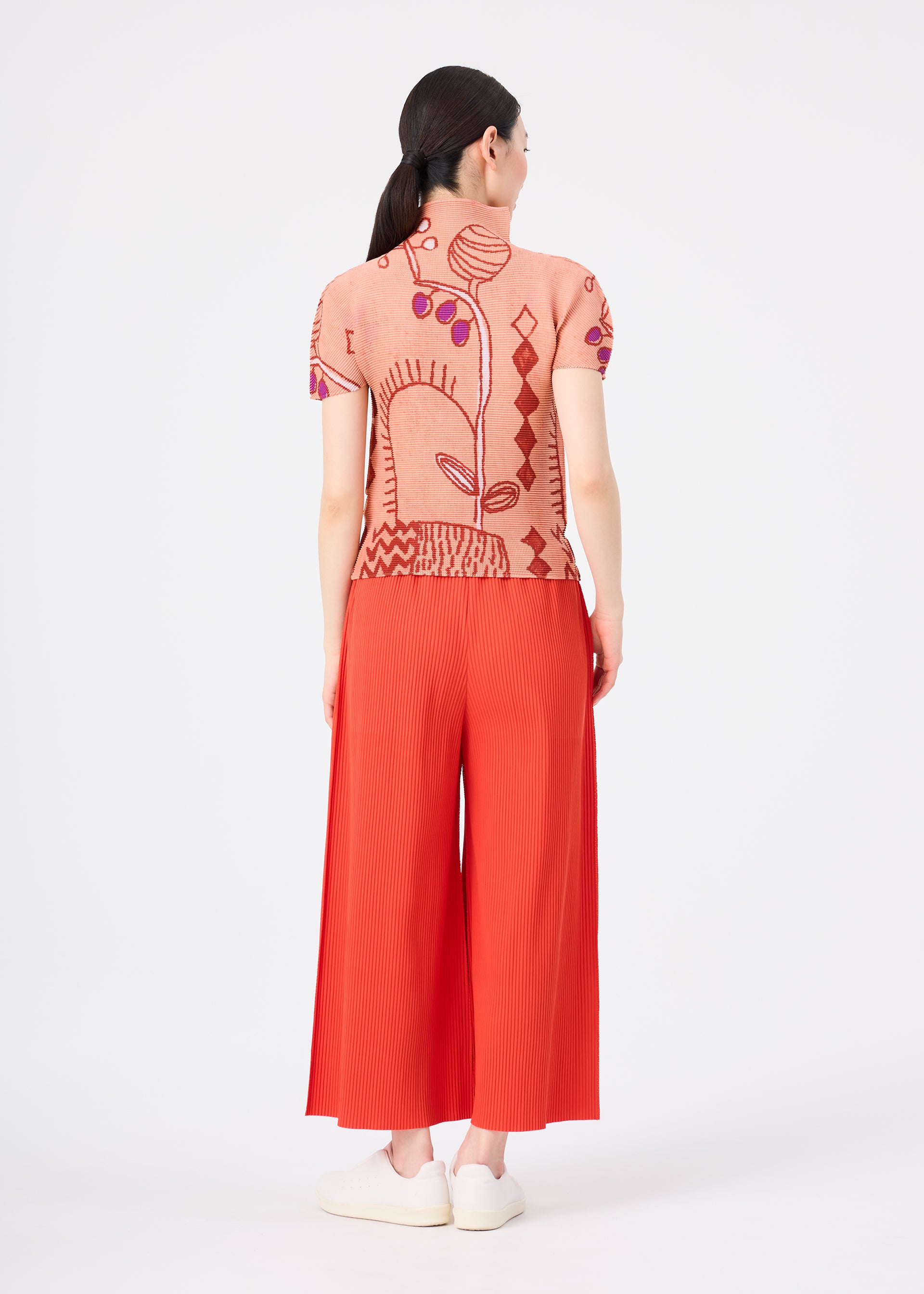 FINE KNIT PLEATS COLOR 2、ウィメンズ_パンツ、着用画像2