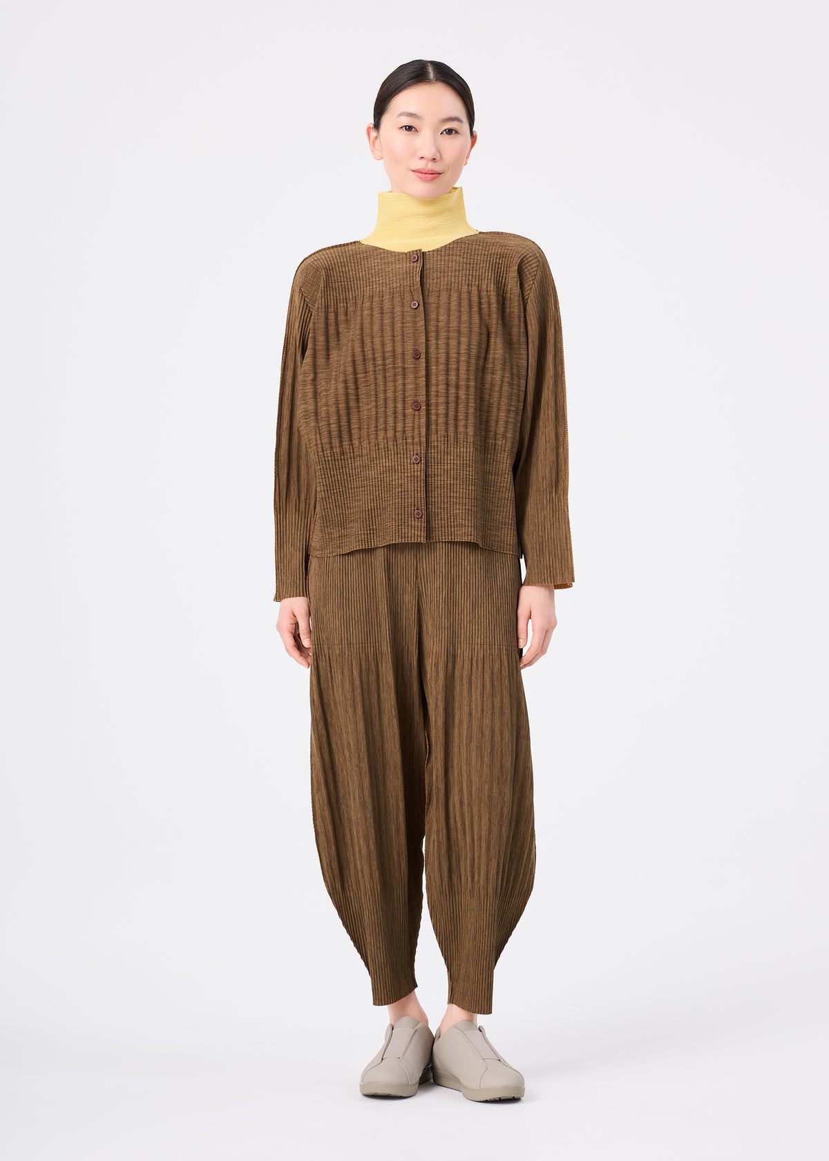 MIX FINE KNIT PLEATS BOTTOM、ウィメンズ_パンツ、着用画像1
