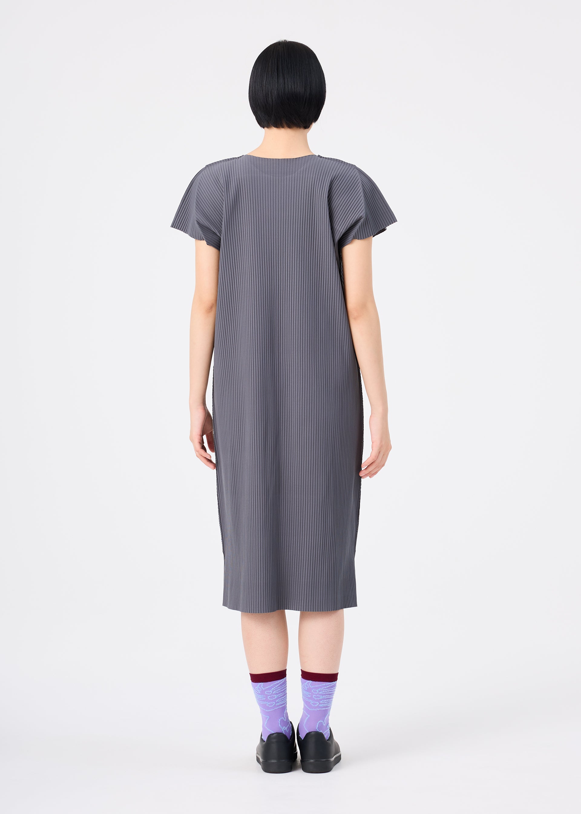 FINE KNIT PLEATS COLOR 2、ウィメンズ_ワンピース、着用画像2
