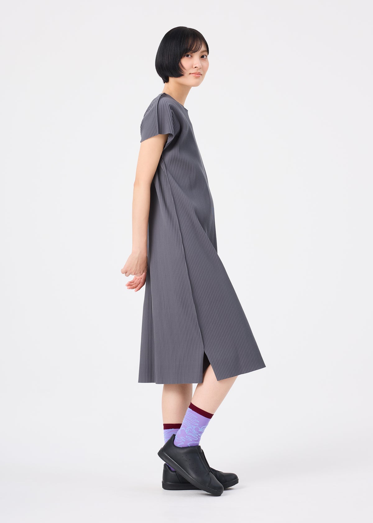 FINE KNIT PLEATS COLOR 2、ウィメンズ_ワンピース、着用画像3