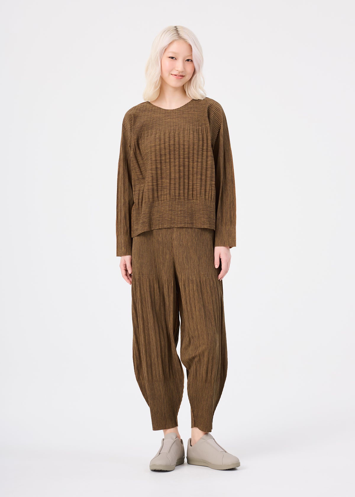 MIX FINE KNIT PLEATS、ウィメンズ_トップス_トップ、着用画像3