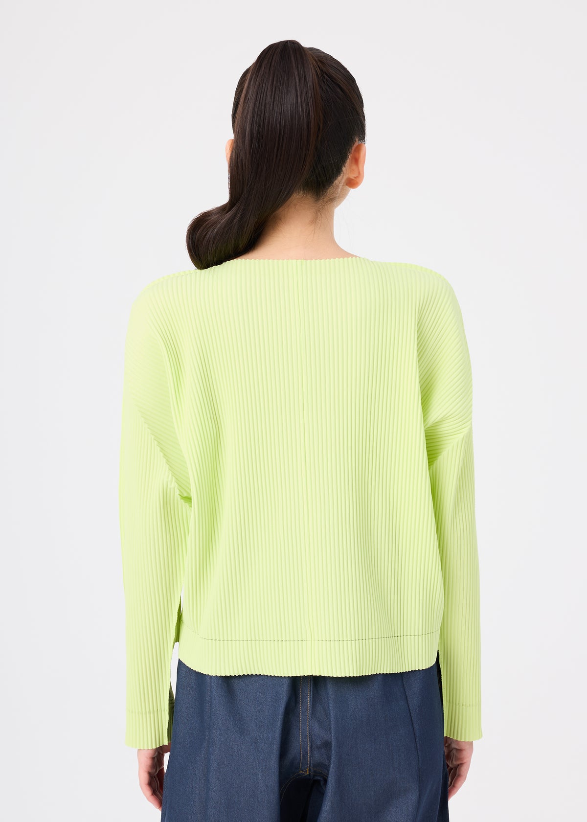 FINE KNIT PLEATS COLOR 1、ウィメンズ_トップス_カーディガン、着用画像2