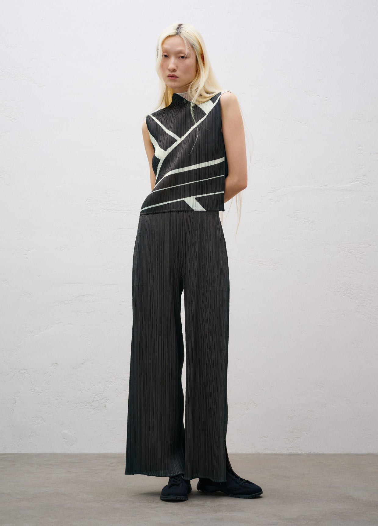PLEATS PLEASE ISSEY MIYAKE LOOK 12
