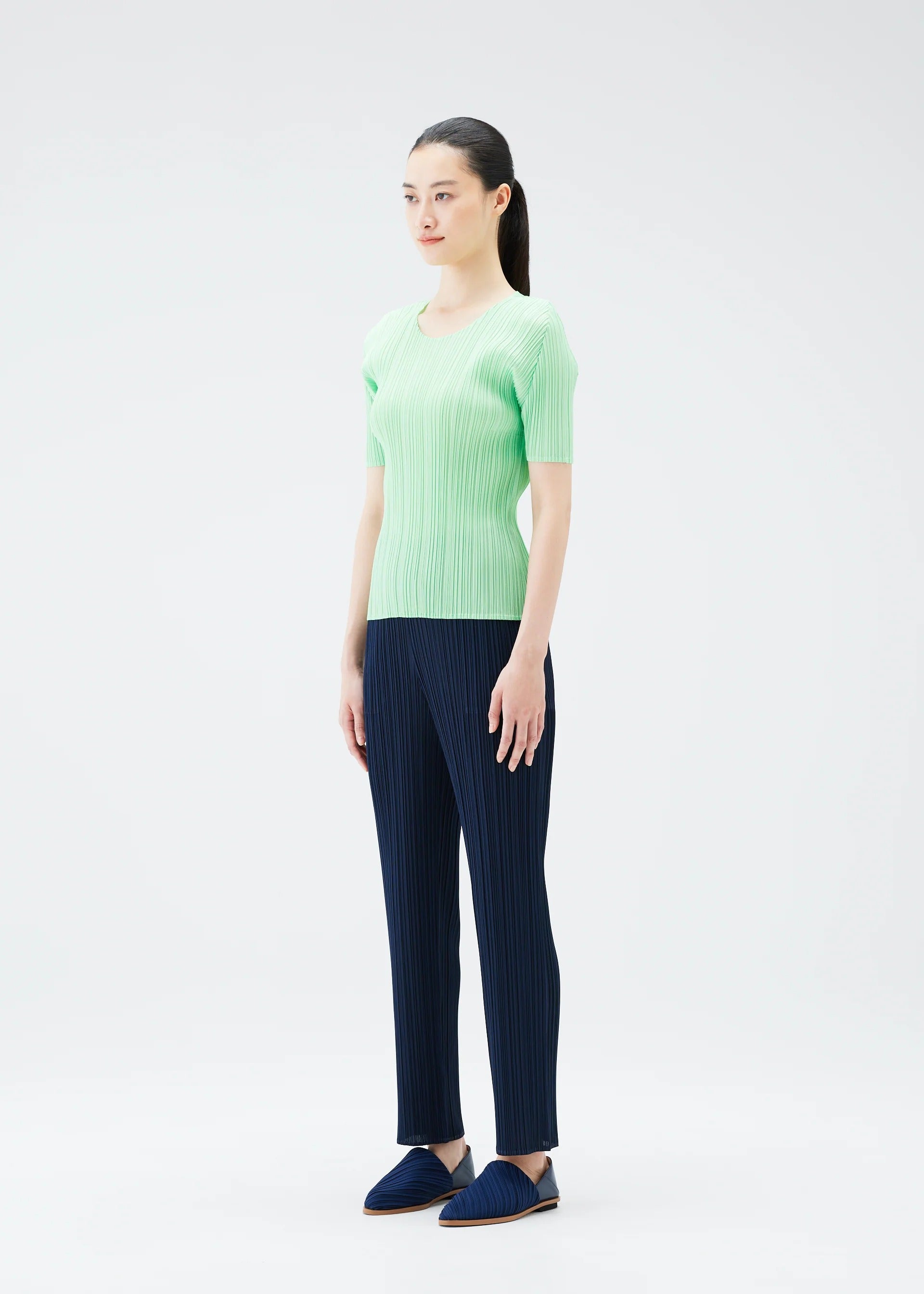 NEW COLORFUL BASICS 4、ウィメンズ_トップス_トップ、着用画像2