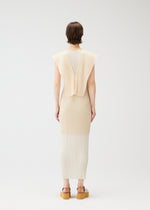 LUCID PLEATS、ウィメンズ_トップス_ベスト、着用画像3