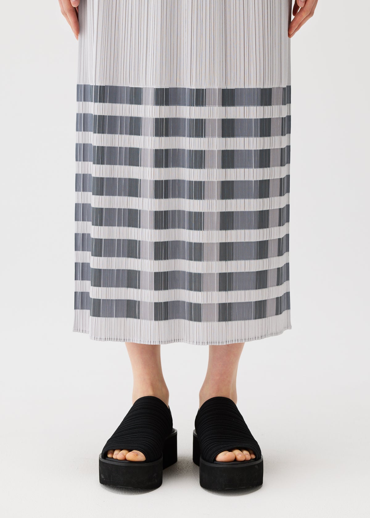 BUMPY BASKET、ウィメンズ_スカート、着用画像4
